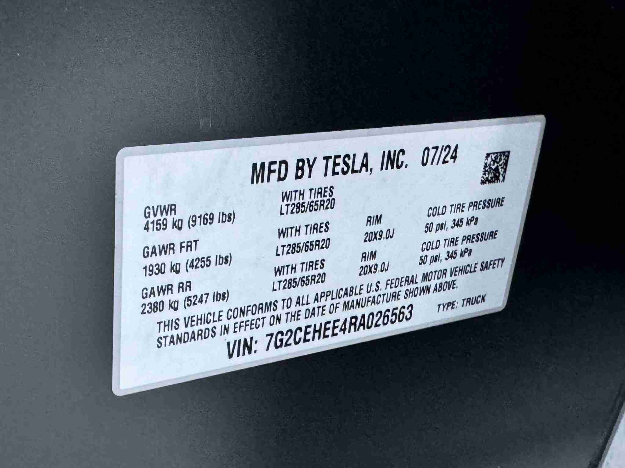2024 Tesla Cybertruck Cyberbeast Foundation – Gloss Black Full Wrap 6k Miles full