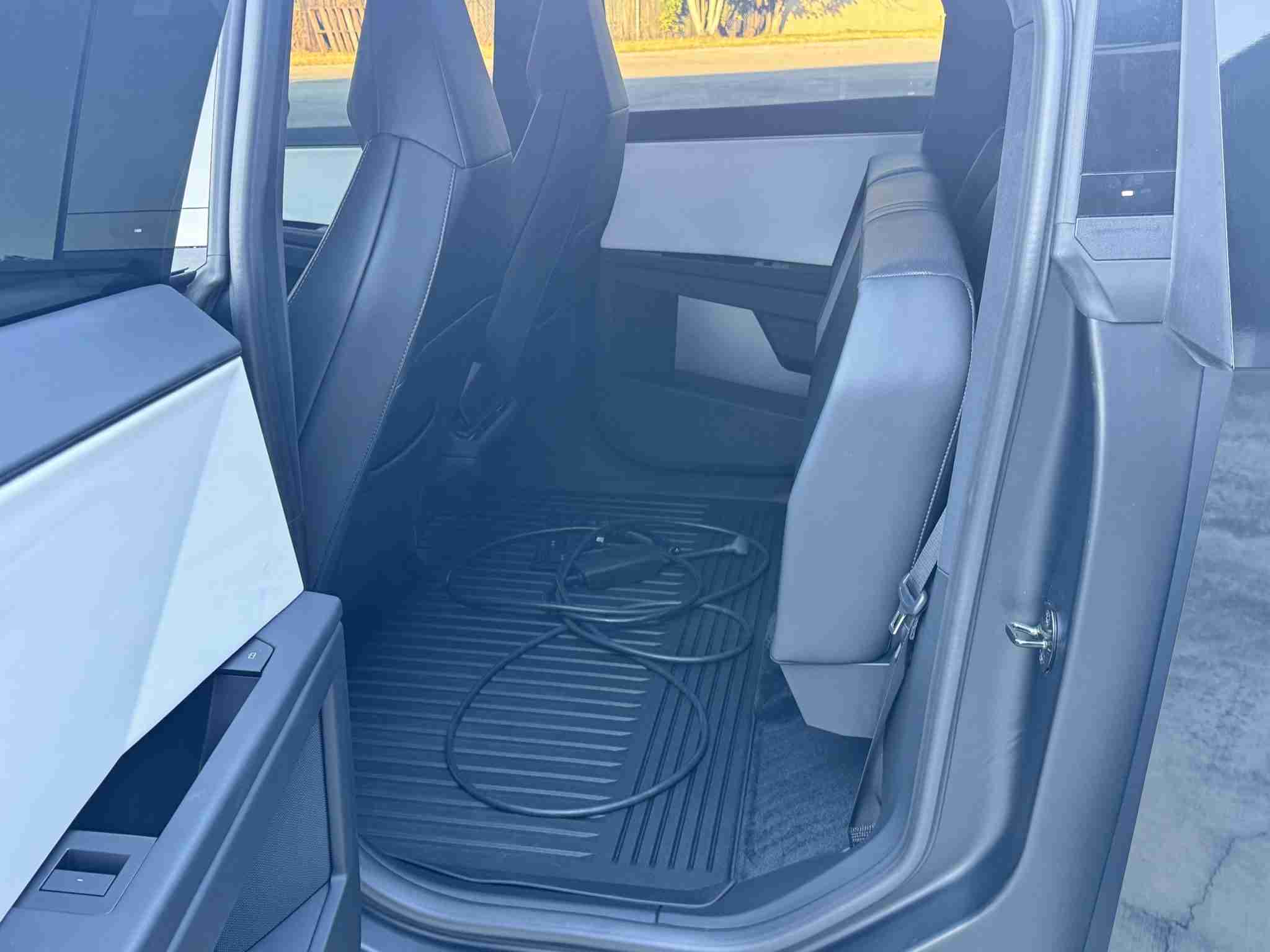 2024 Tesla Cybertruck Cyberbeast Foundation – Gloss Black Full Wrap 6k Miles full