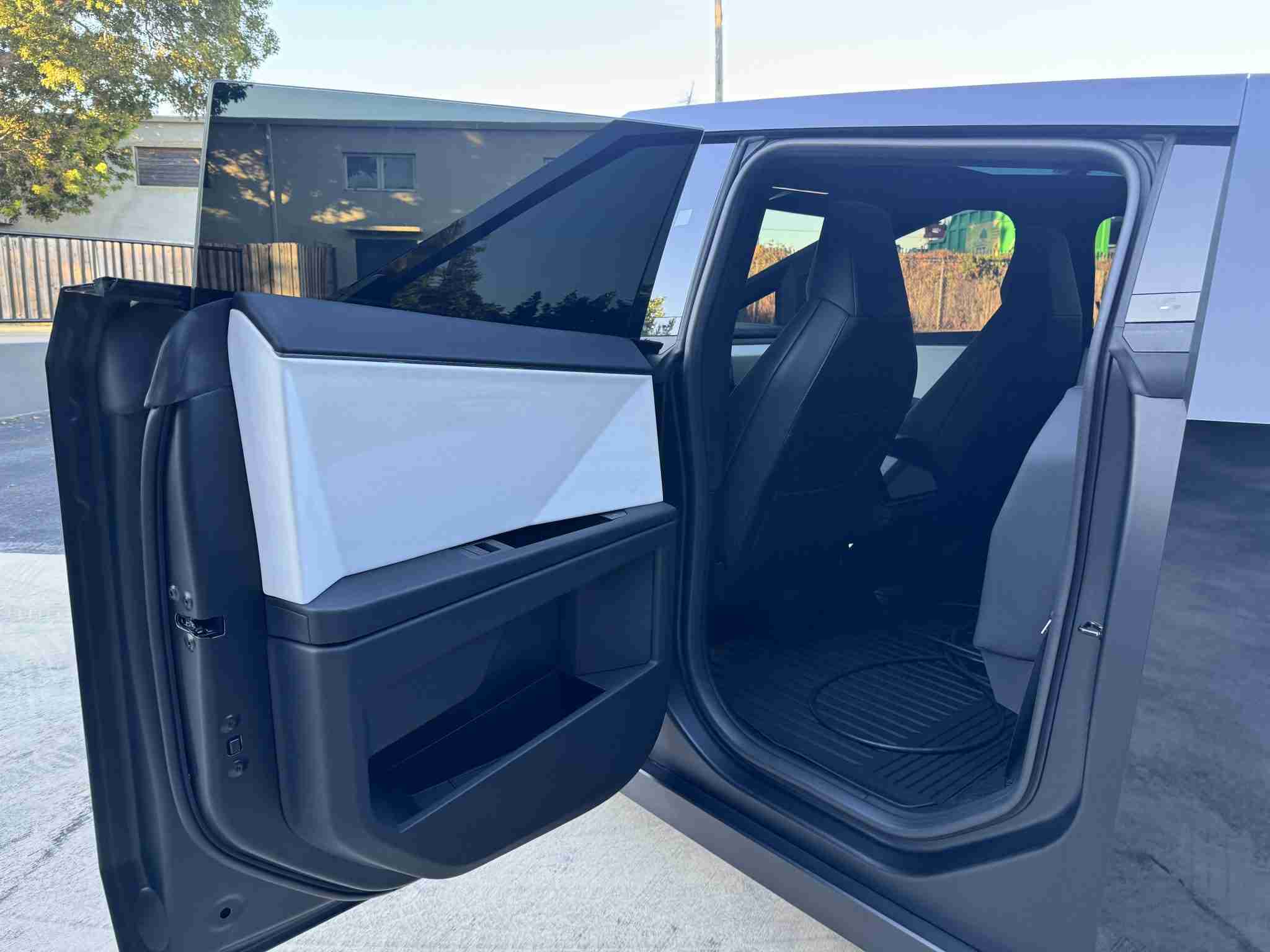 2024 Tesla Cybertruck Cyberbeast Foundation – Gloss Black Full Wrap 6k Miles full