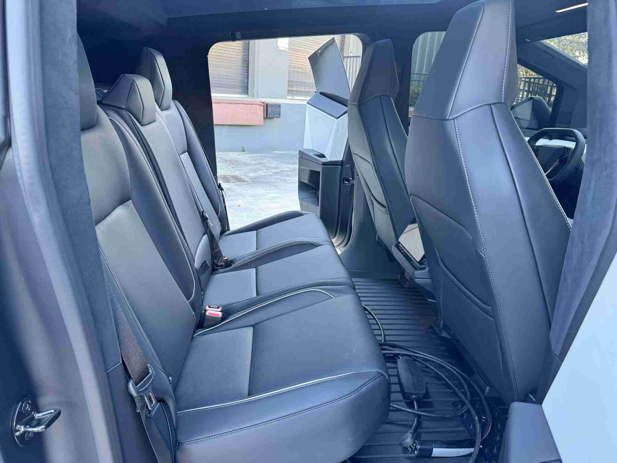 2024 Tesla Cybertruck Cyberbeast Foundation – Gloss Black Full Wrap 6k Miles full