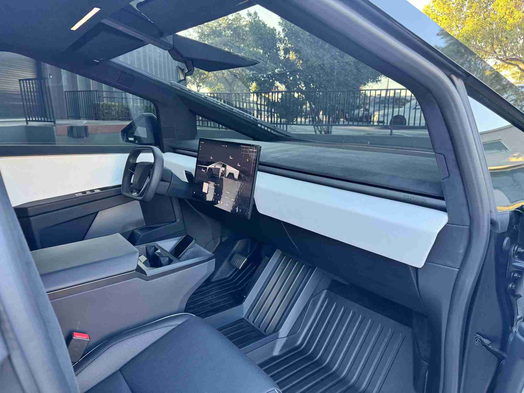 2024 Tesla Cybertruck Cyberbeast Foundation – Gloss Black Full Wrap 6k Miles full