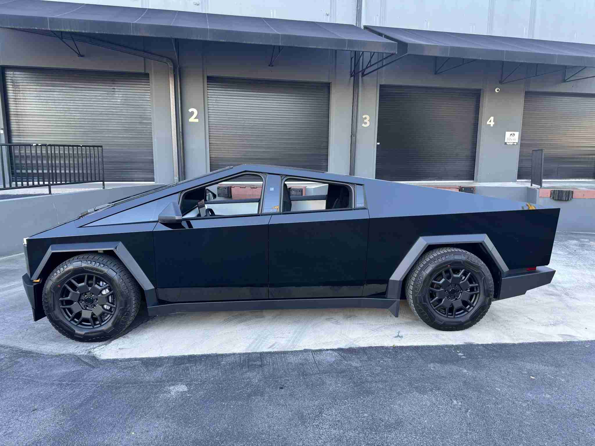 2024 Tesla Cybertruck Cyberbeast Foundation – Gloss Black Full Wrap 6k Miles full