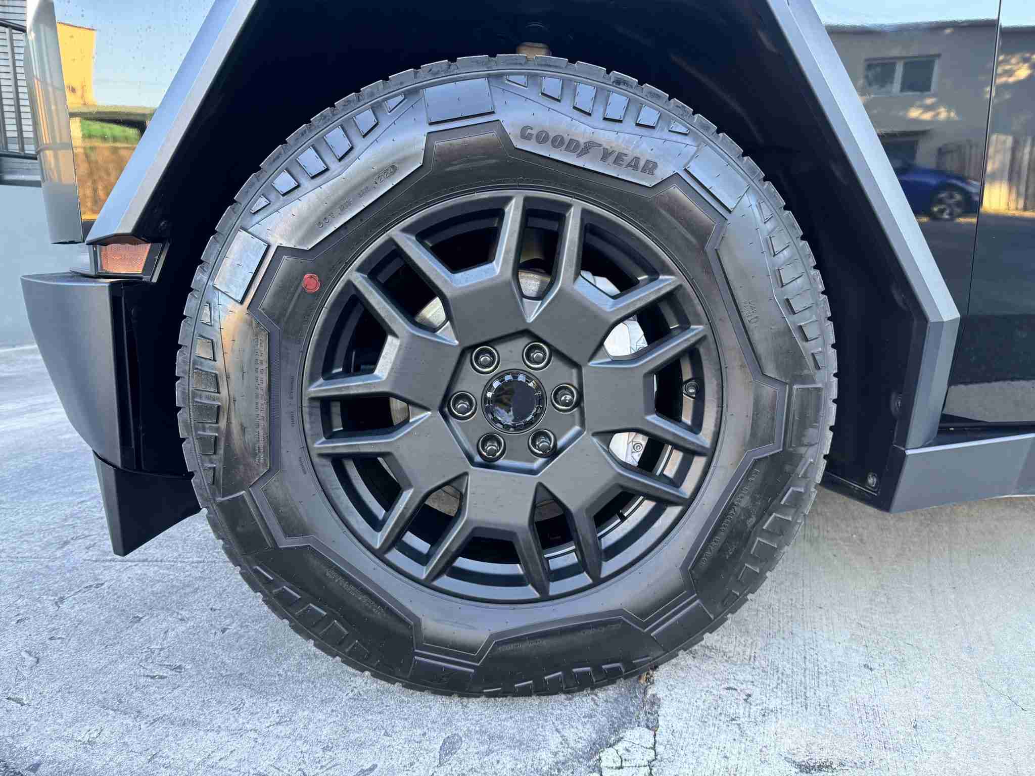 2024 Tesla Cybertruck Cyberbeast Foundation – Gloss Black Full Wrap 6k Miles full