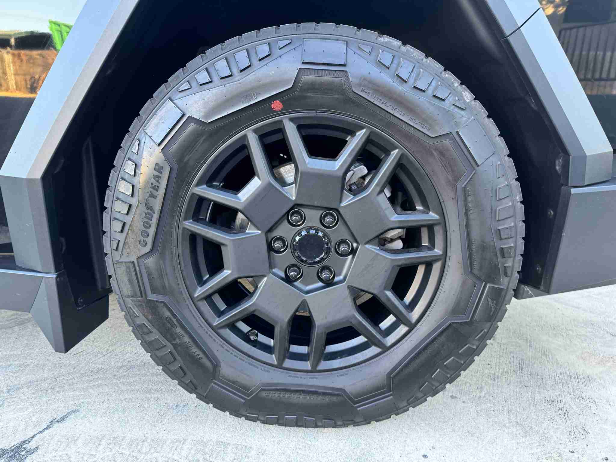 2024 Tesla Cybertruck Cyberbeast Foundation – Gloss Black Full Wrap 6k Miles full