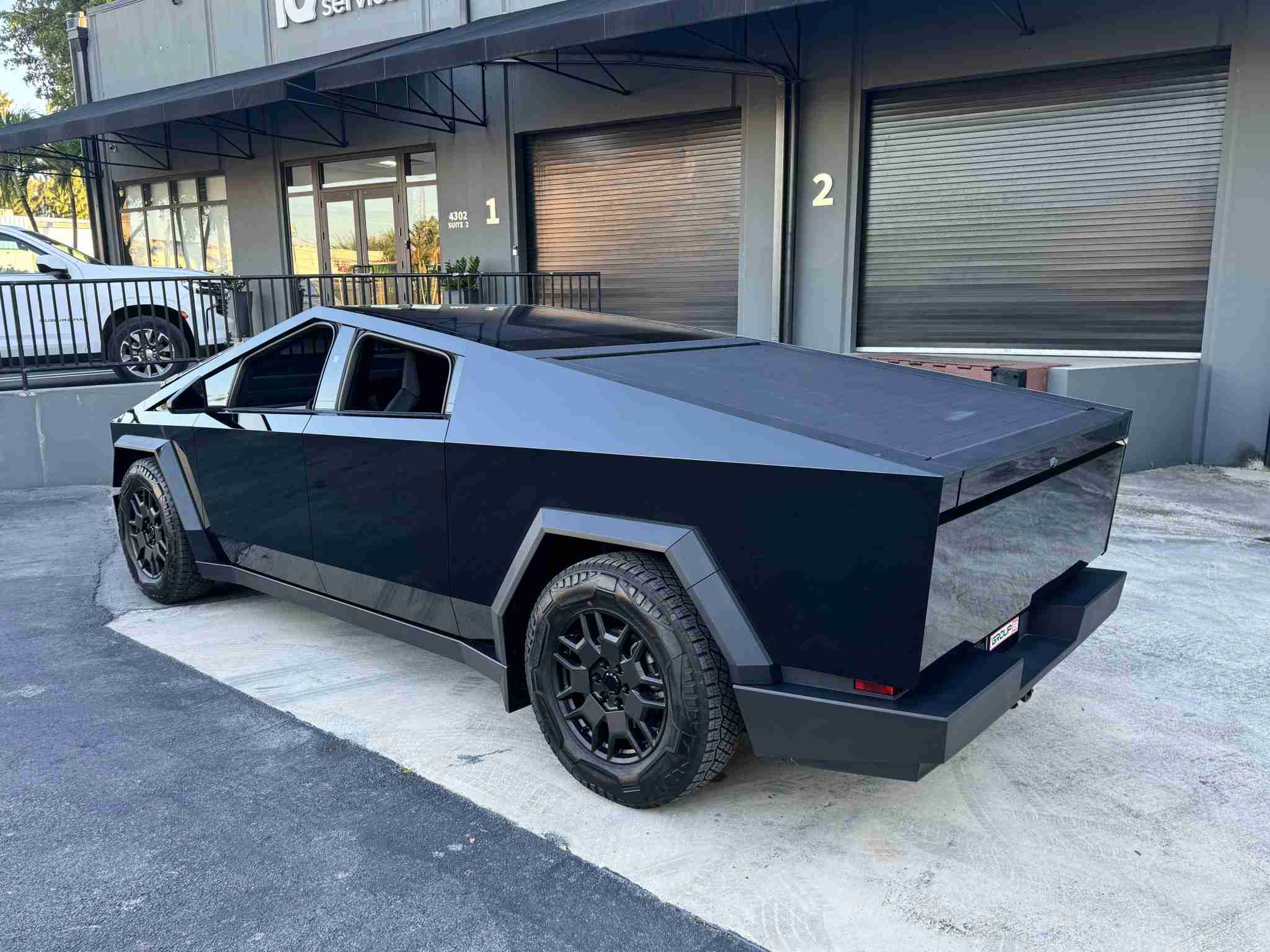 2024 Tesla Cybertruck Cyberbeast Foundation – Gloss Black Full Wrap 6k Miles full