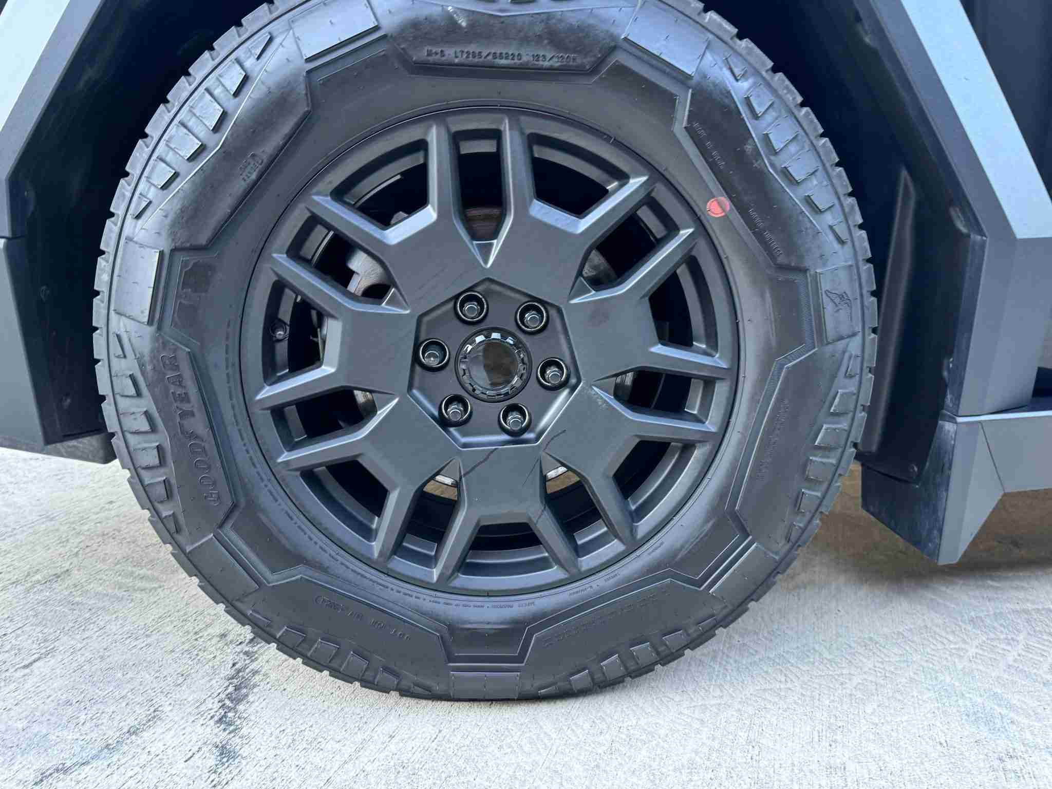 2024 Tesla Cybertruck Cyberbeast Foundation – Gloss Black Full Wrap 6k Miles full