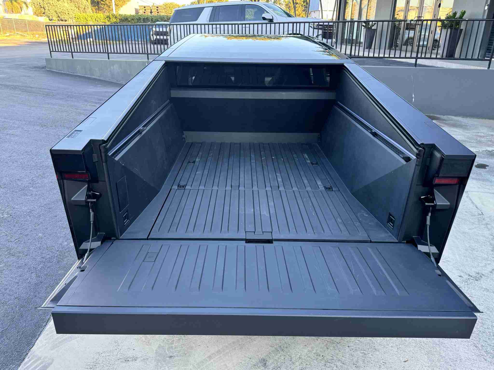 2024 Tesla Cybertruck Cyberbeast Foundation – Gloss Black Full Wrap 6k Miles full