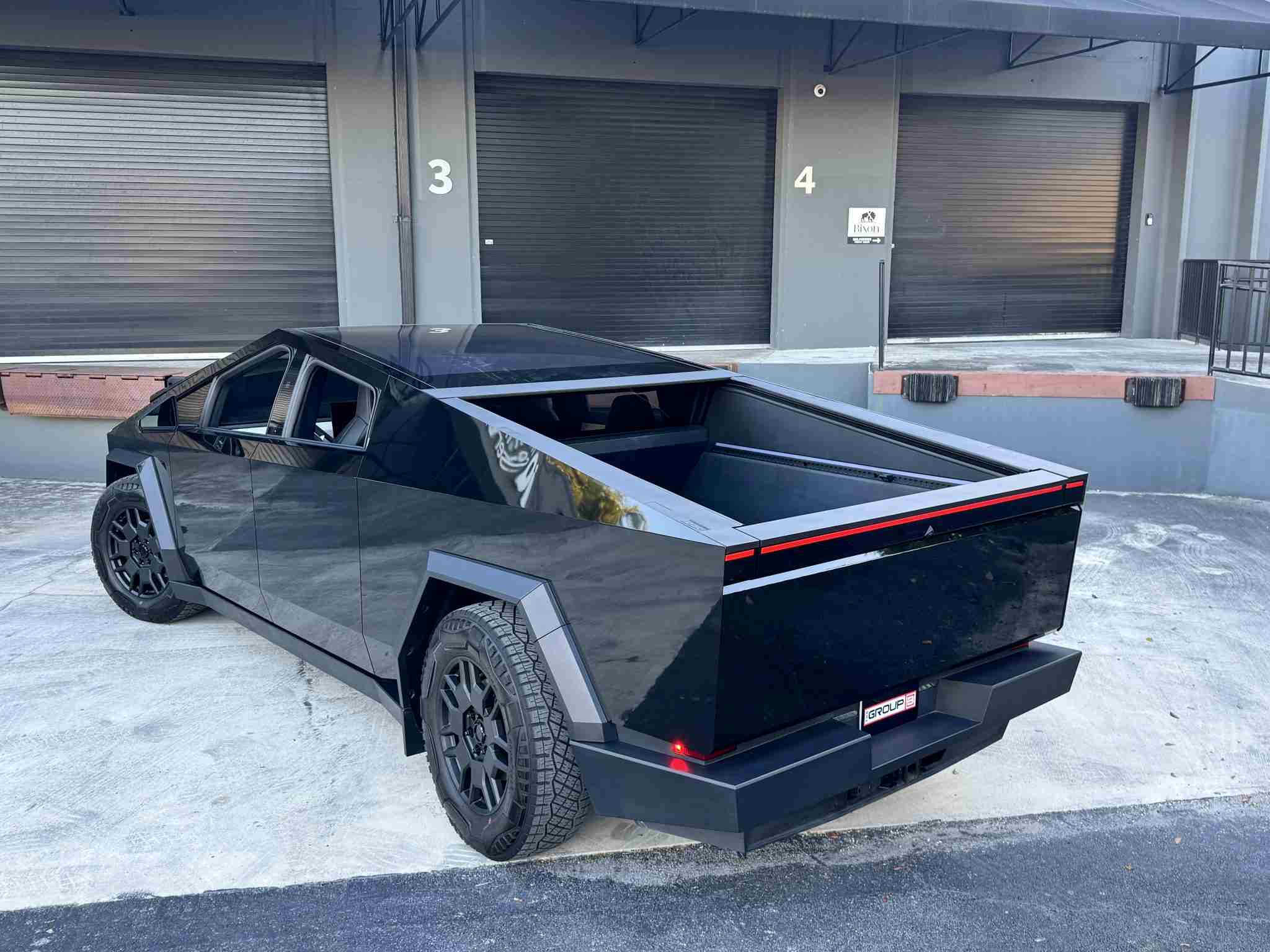 2024 Tesla Cybertruck Cyberbeast Foundation – Gloss Black Full Wrap 6k Miles full