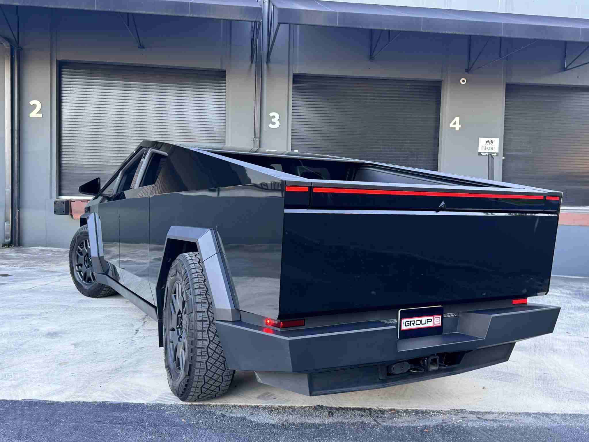 2024 Tesla Cybertruck Cyberbeast Foundation – Gloss Black Full Wrap 6k Miles full