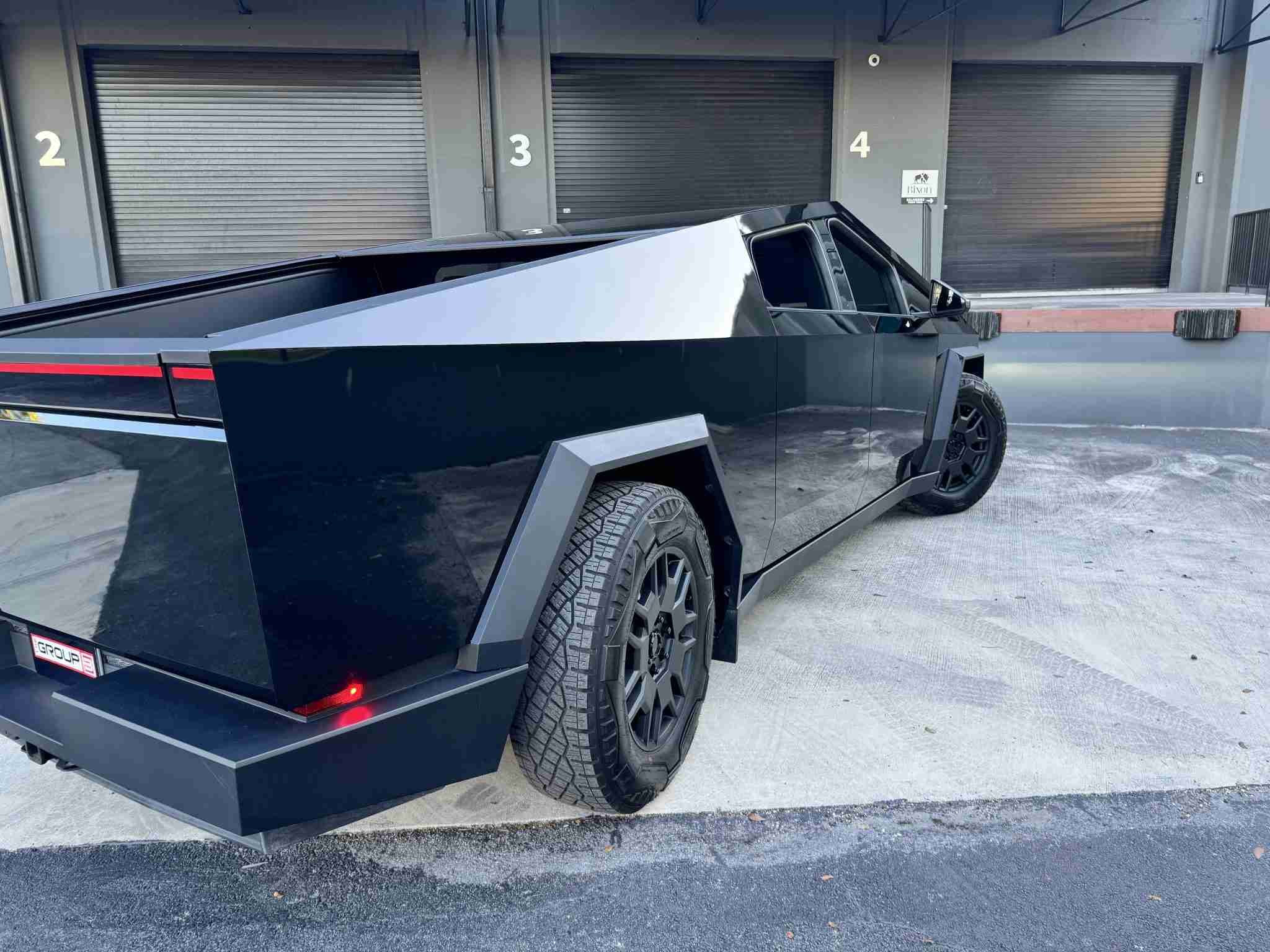 2024 Tesla Cybertruck Cyberbeast Foundation – Gloss Black Full Wrap 6k Miles full