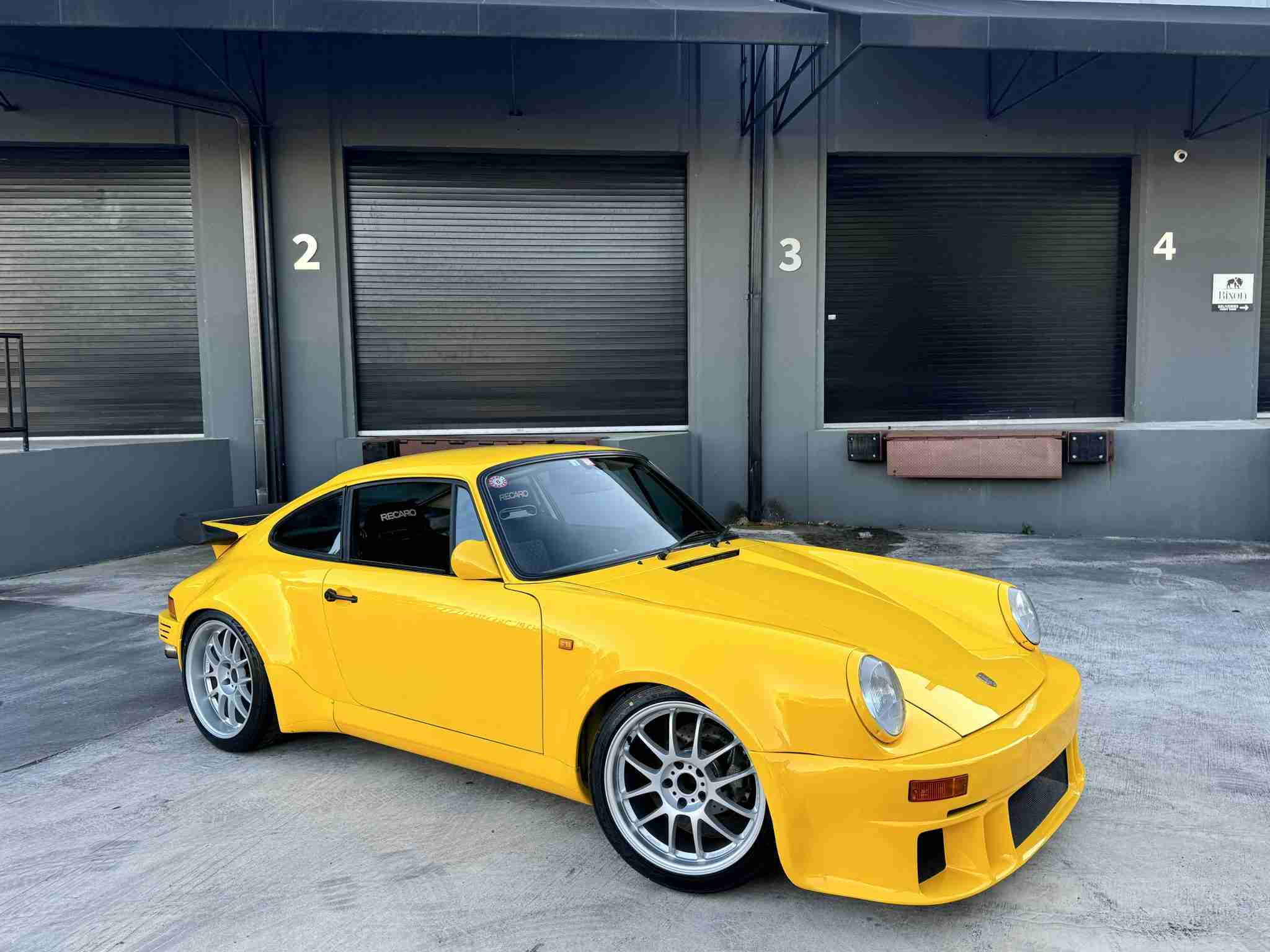 1982 Porsche 911 SC Turbo Look Widebody Euro-Sunroof Delete-Low Miles-Recaro Seats-Lightweight-964 Cams – Sorted full