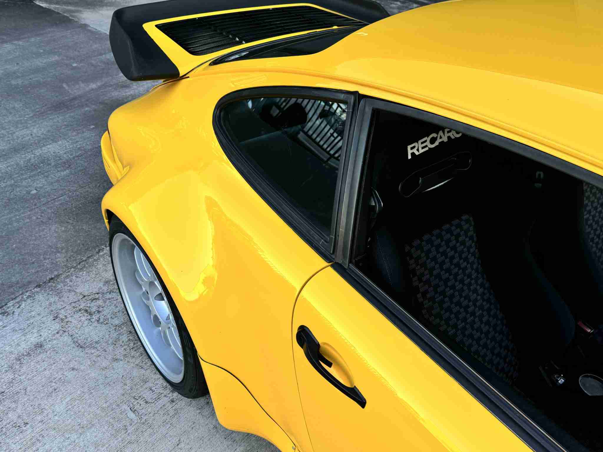 1982 Porsche 911 SC Turbo Look Widebody Euro-Sunroof Delete-Low Miles-Recaro Seats-Lightweight-964 Cams – Sorted full