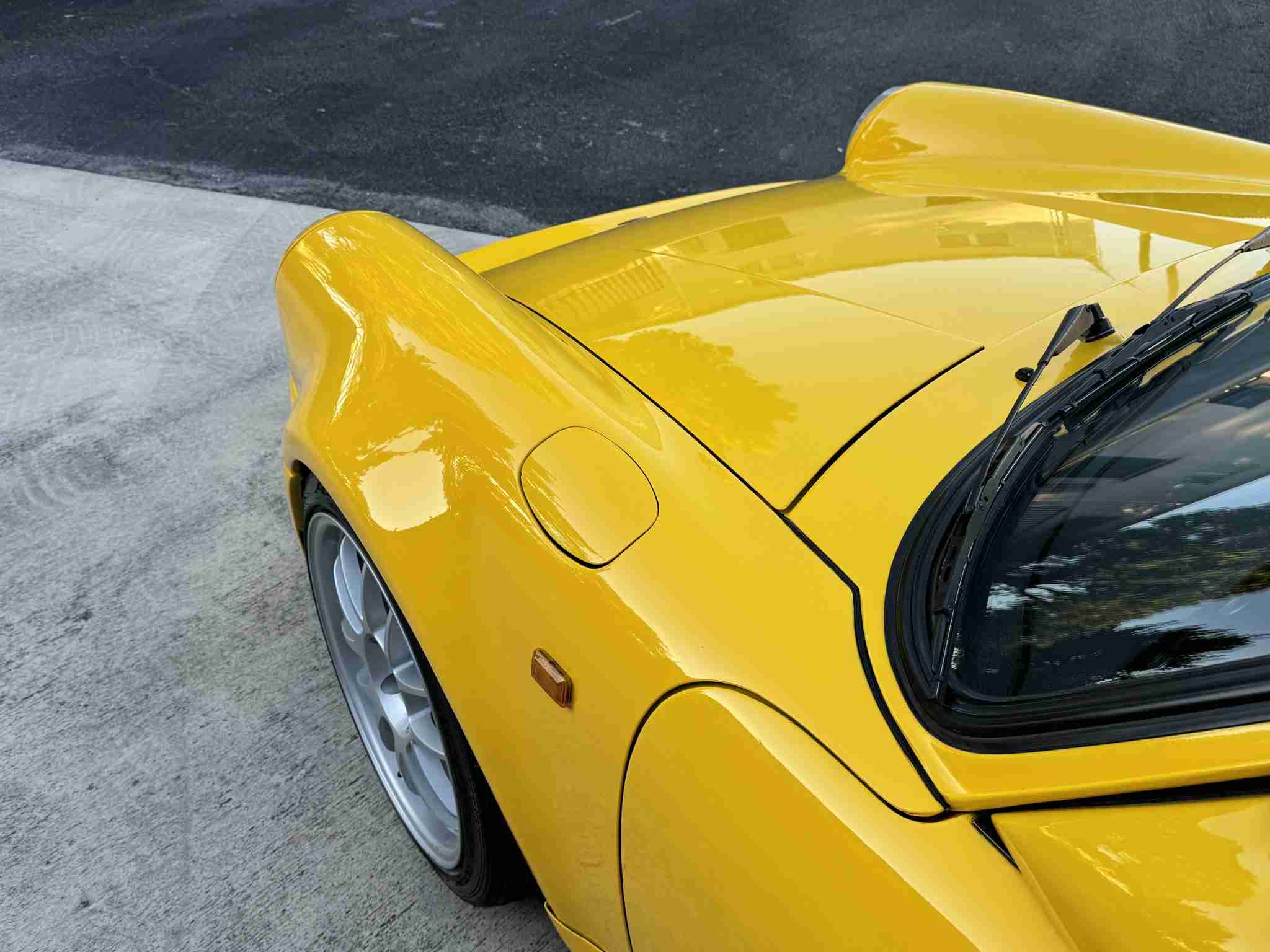 1982 Porsche 911 SC Turbo Look Widebody Euro-Sunroof Delete-Low Miles-Recaro Seats-Lightweight-964 Cams – Sorted full