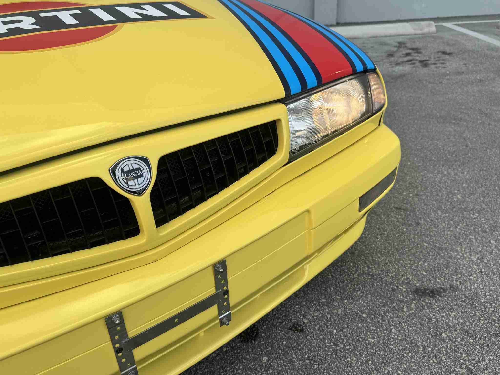 1998 Lancia Delta HPE Only 20K Miles – 1.8L VVT Alfa Romeo – 5 Speed Manual – Original Paint full