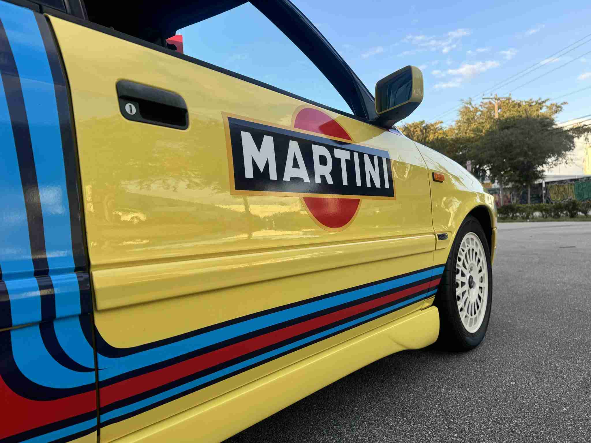1998 Lancia Delta HPE Only 20K Miles – 1.8L VVT Alfa Romeo – 5 Speed Manual – Original Paint full