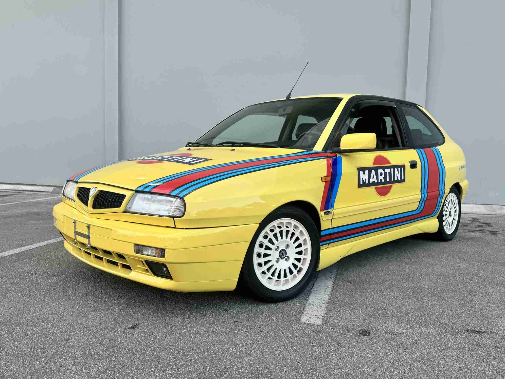 1998 Lancia Delta HPE Only 20K Miles – 1.8L VVT Alfa Romeo – 5 Speed Manual – Original Paint full