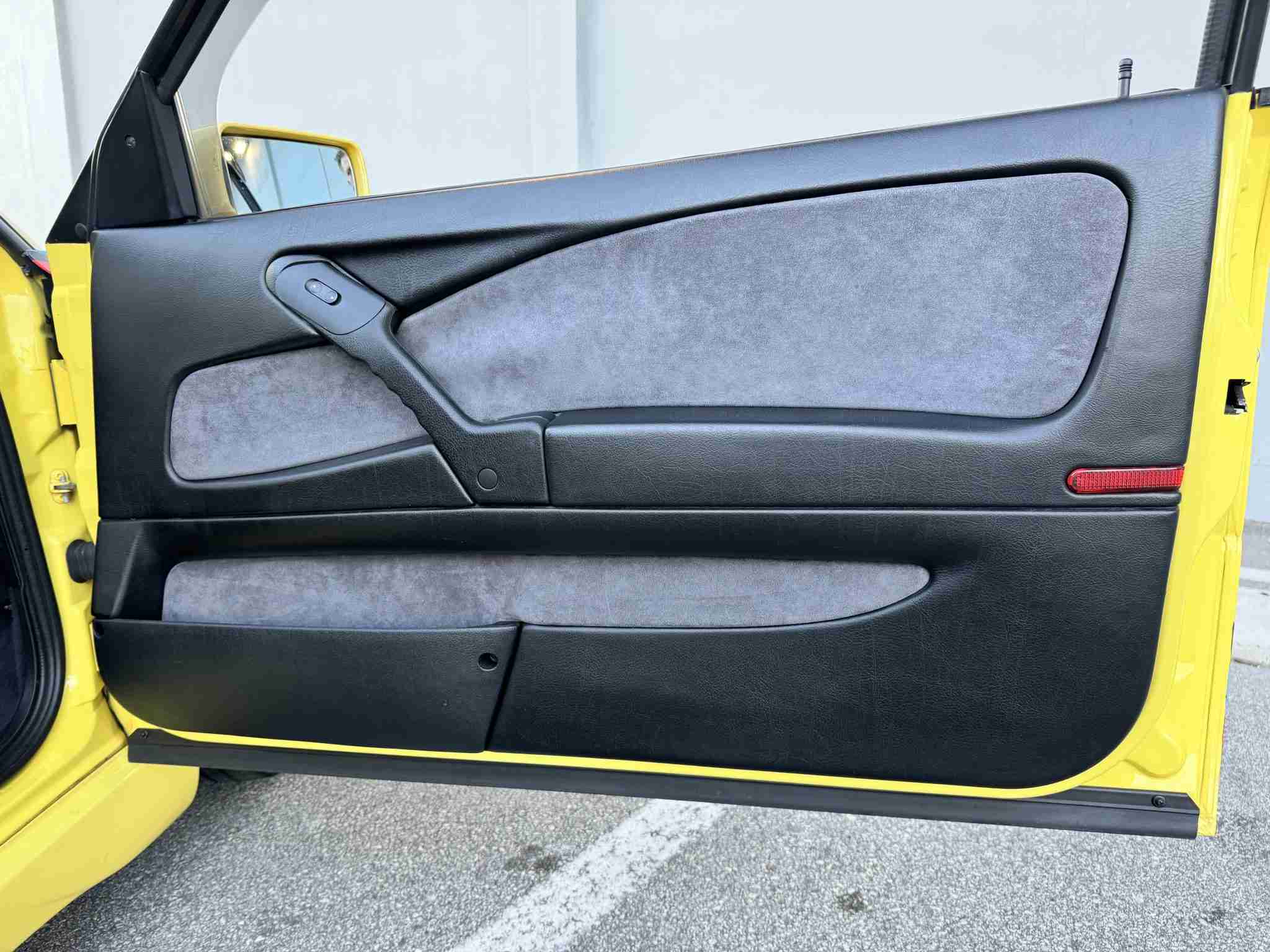 1998 Lancia Delta HPE Only 20K Miles – 1.8L VVT Alfa Romeo – 5 Speed Manual – Original Paint full