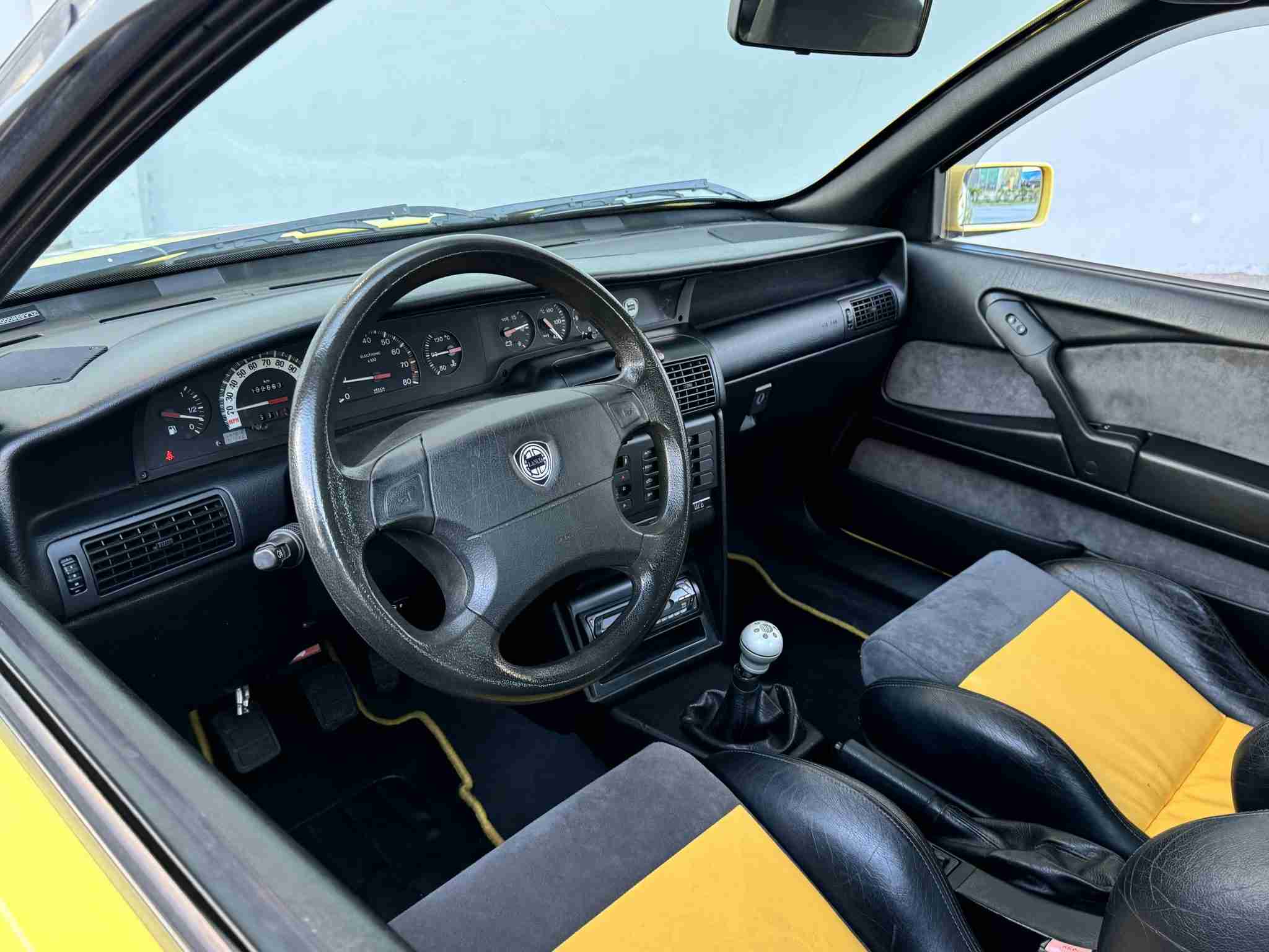 1998 Lancia Delta HPE Only 20K Miles – 1.8L VVT Alfa Romeo – 5 Speed Manual – Original Paint full