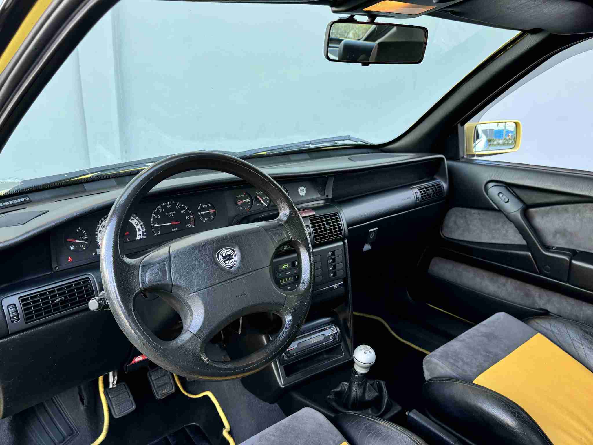 1998 Lancia Delta HPE Only 20K Miles – 1.8L VVT Alfa Romeo – 5 Speed Manual – Original Paint full