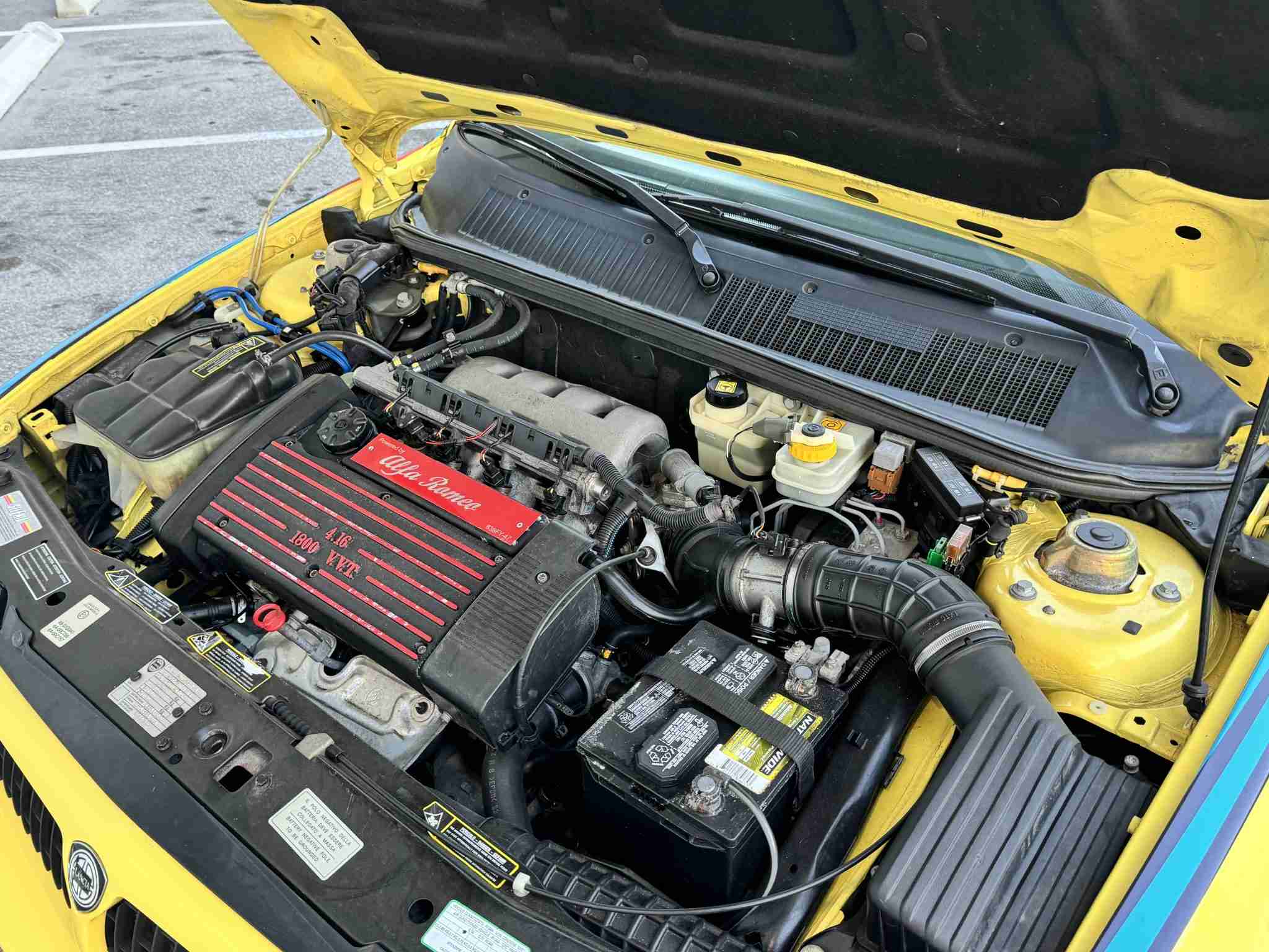 1998 Lancia Delta HPE Only 20K Miles – 1.8L VVT Alfa Romeo – 5 Speed Manual – Original Paint full
