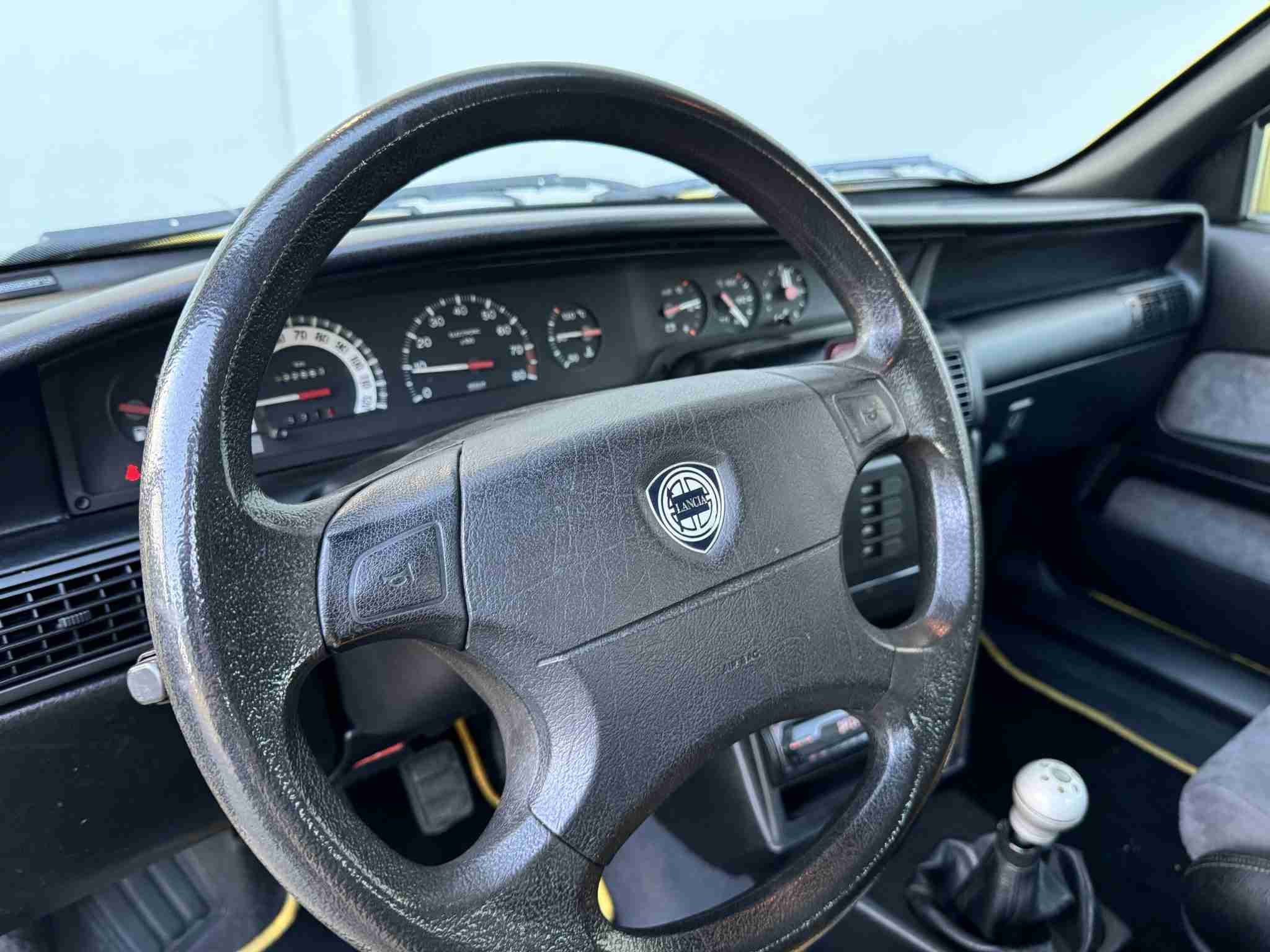 1998 Lancia Delta HPE Only 20K Miles – 1.8L VVT Alfa Romeo – 5 Speed Manual – Original Paint full