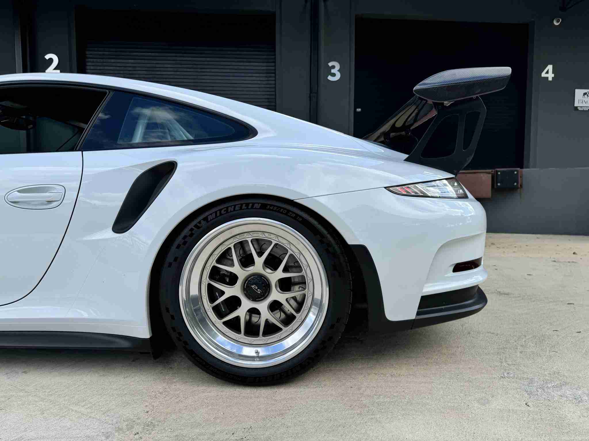 2016 Porsche 911 GT3 RS 30K Miles – Nicely Modified – BBS E07s – Vorsteiner Carbon Wing – Pasha Interior full