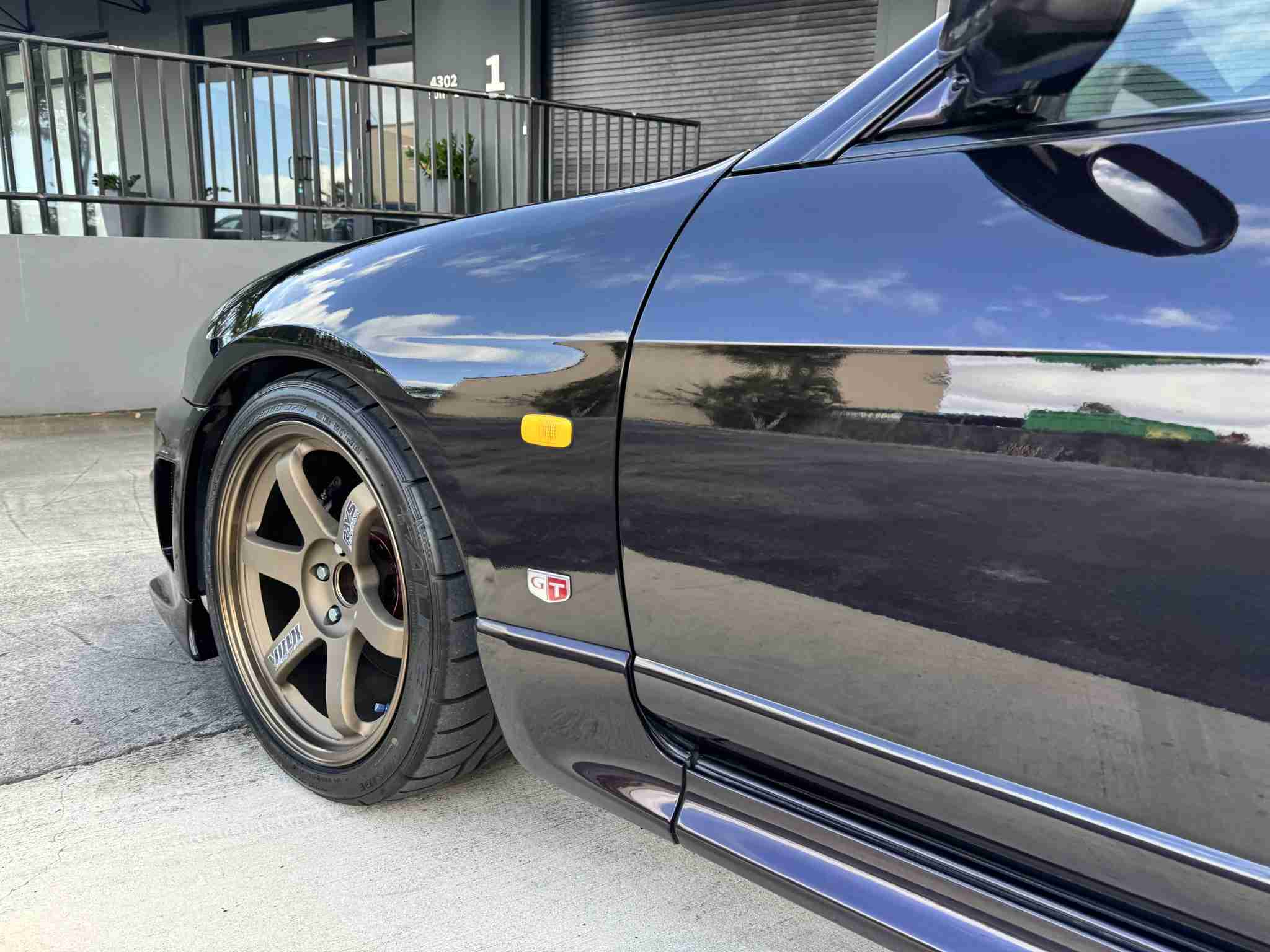 1995 Nissan GT-R Skyline R33 Nismo 400R Aero – Volk Racing TE37 Wheels – Midnight Purple – Brembo Brakes -FBO full