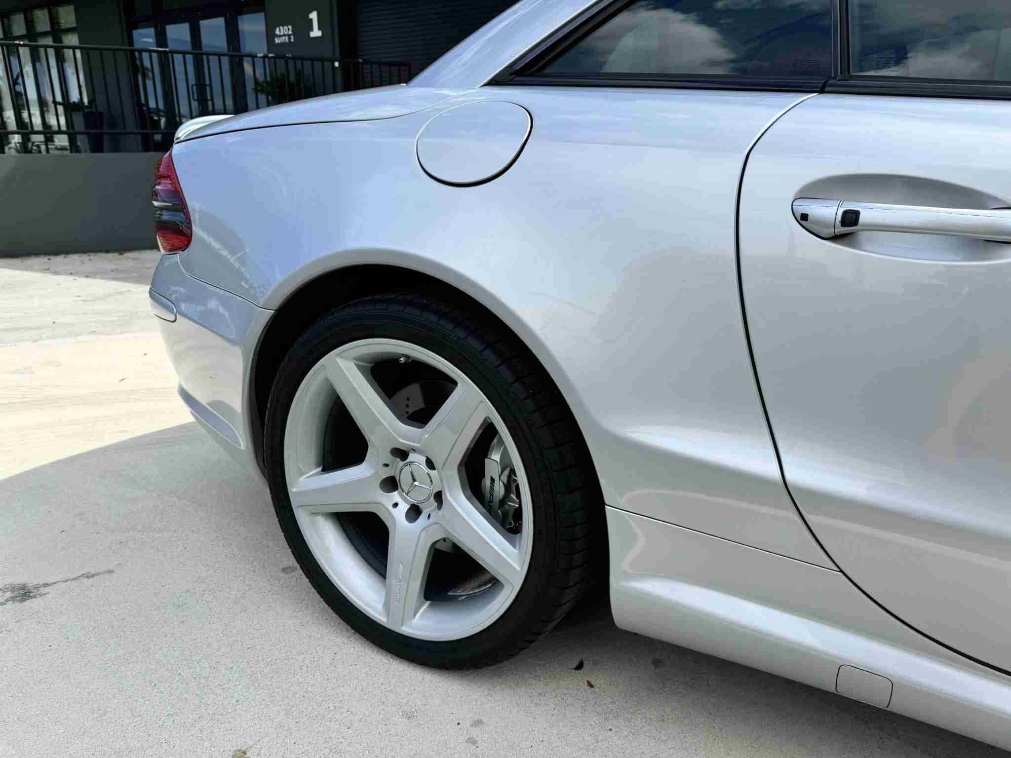 2008 Mercedes-Benz SL 55 AMG HARDTOP CONVERTIBLE Rare Spec – Silver/Red With PANORAMIC Hardtop – ALL Original Car – Well Serviced full