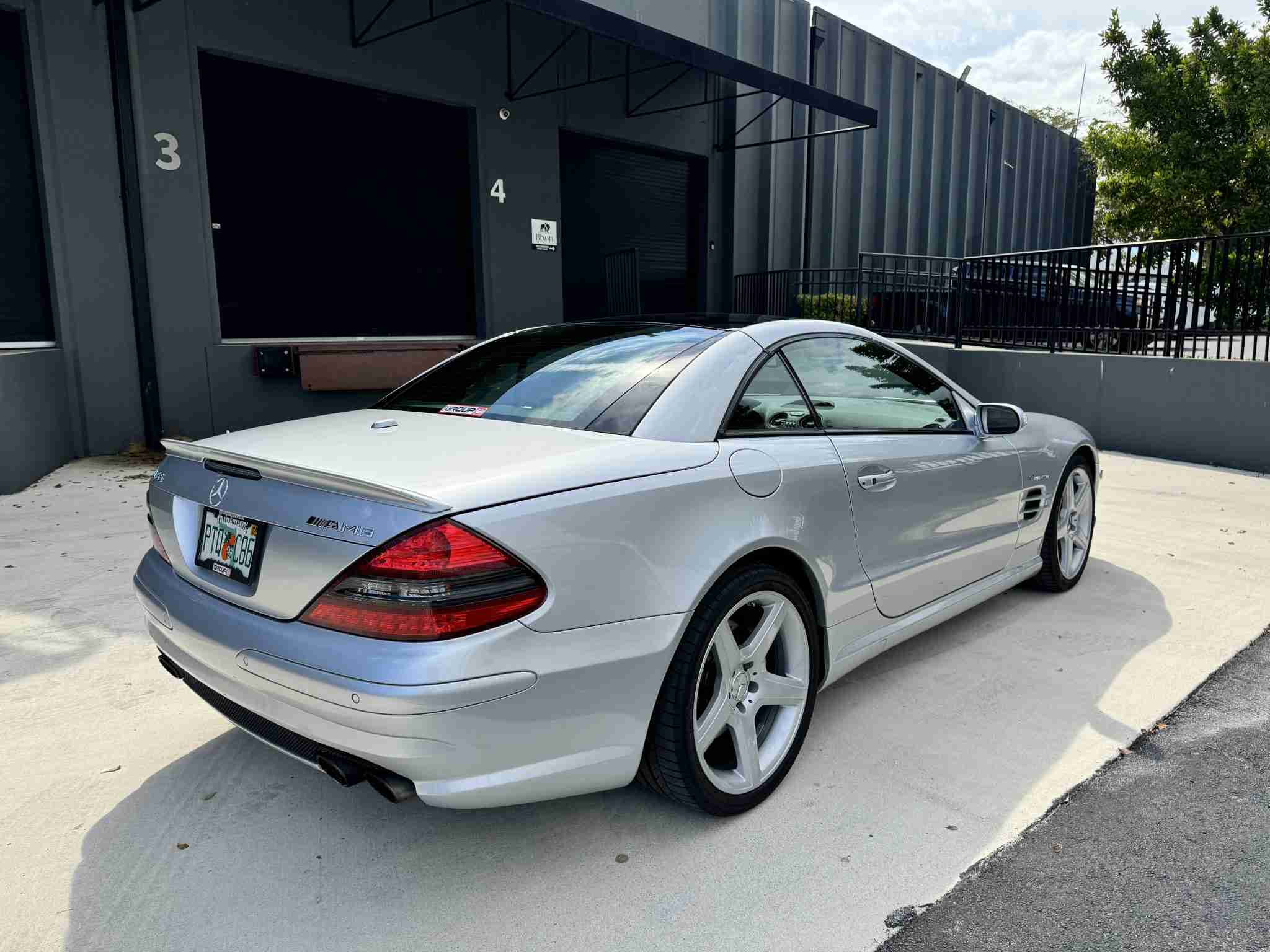 2008 Mercedes-Benz SL 55 AMG HARDTOP CONVERTIBLE Rare Spec – Silver/Red With PANORAMIC Hardtop – ALL Original Car – Well Serviced full