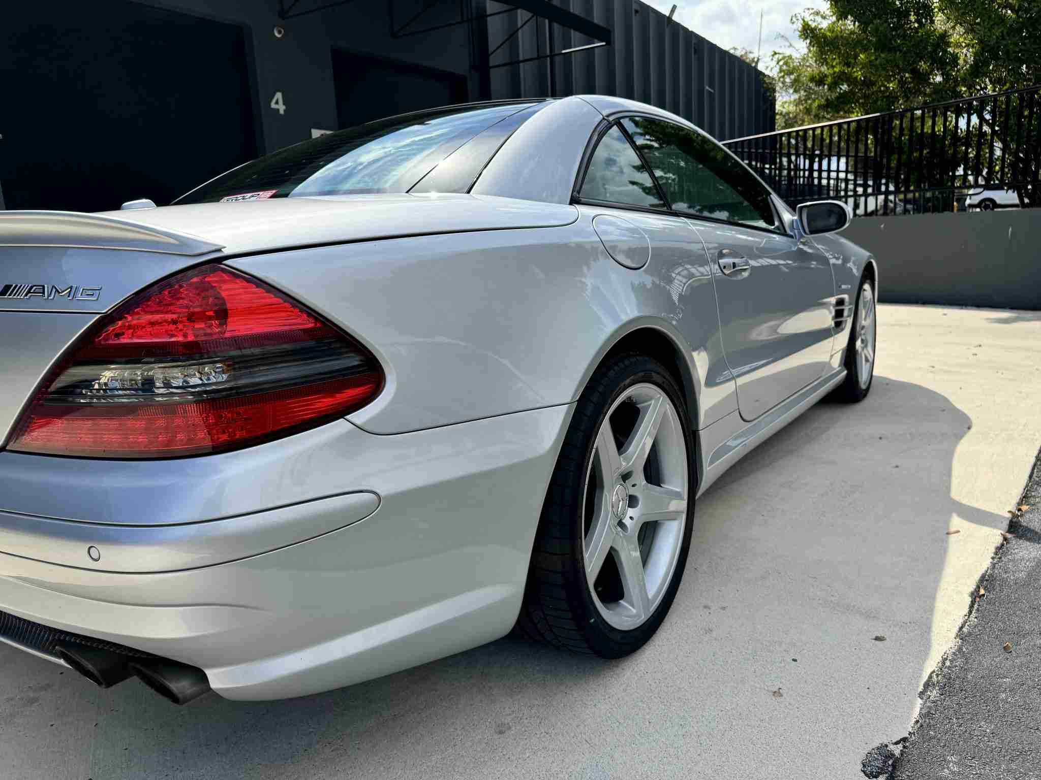 2008 Mercedes-Benz SL 55 AMG HARDTOP CONVERTIBLE Rare Spec – Silver/Red With PANORAMIC Hardtop – ALL Original Car – Well Serviced full
