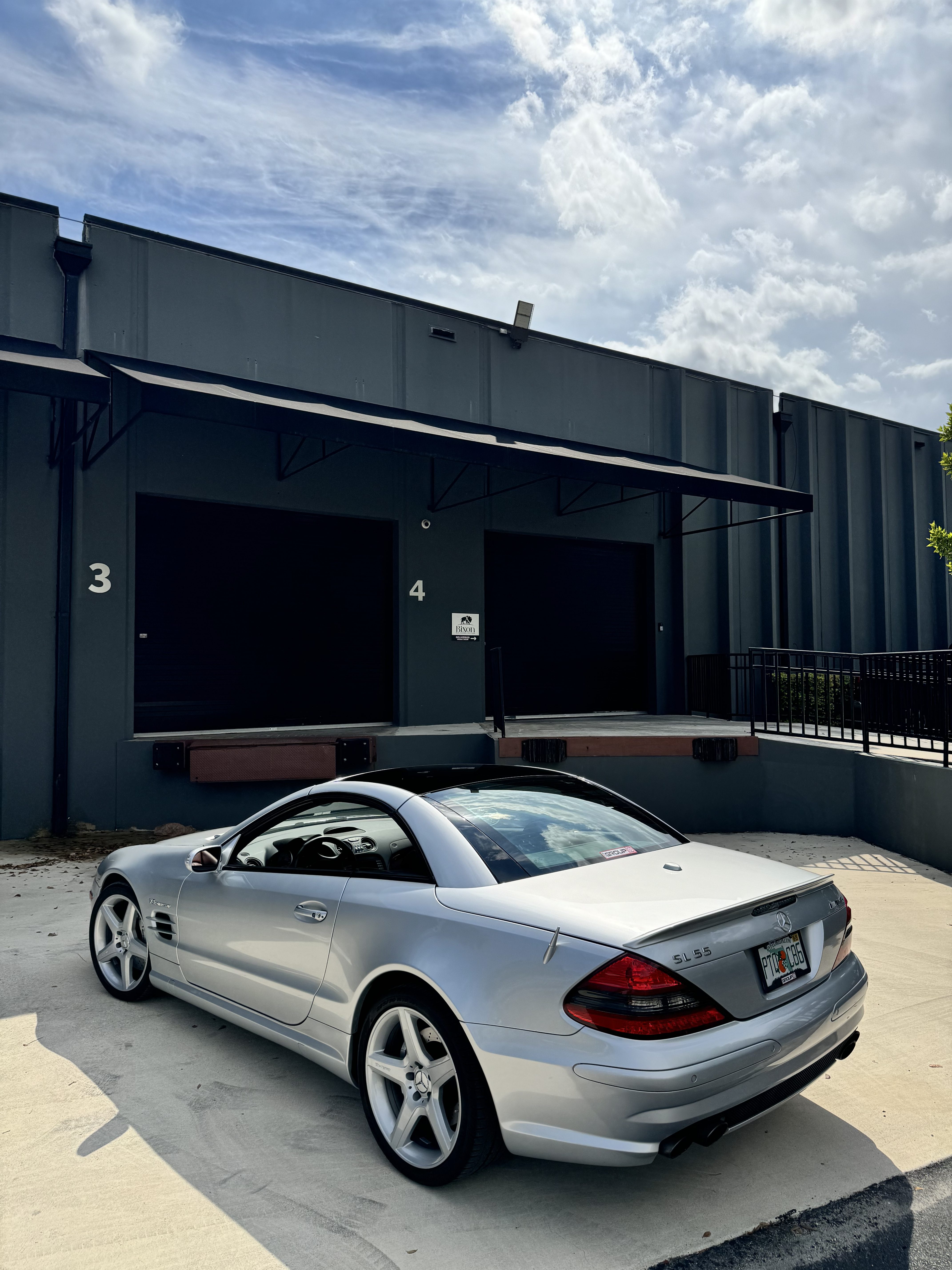 2008 Mercedes-Benz SL 55 AMG HARDTOP CONVERTIBLE Rare Spec – Silver/Red With PANORAMIC Hardtop – ALL Original Car – Well Serviced full