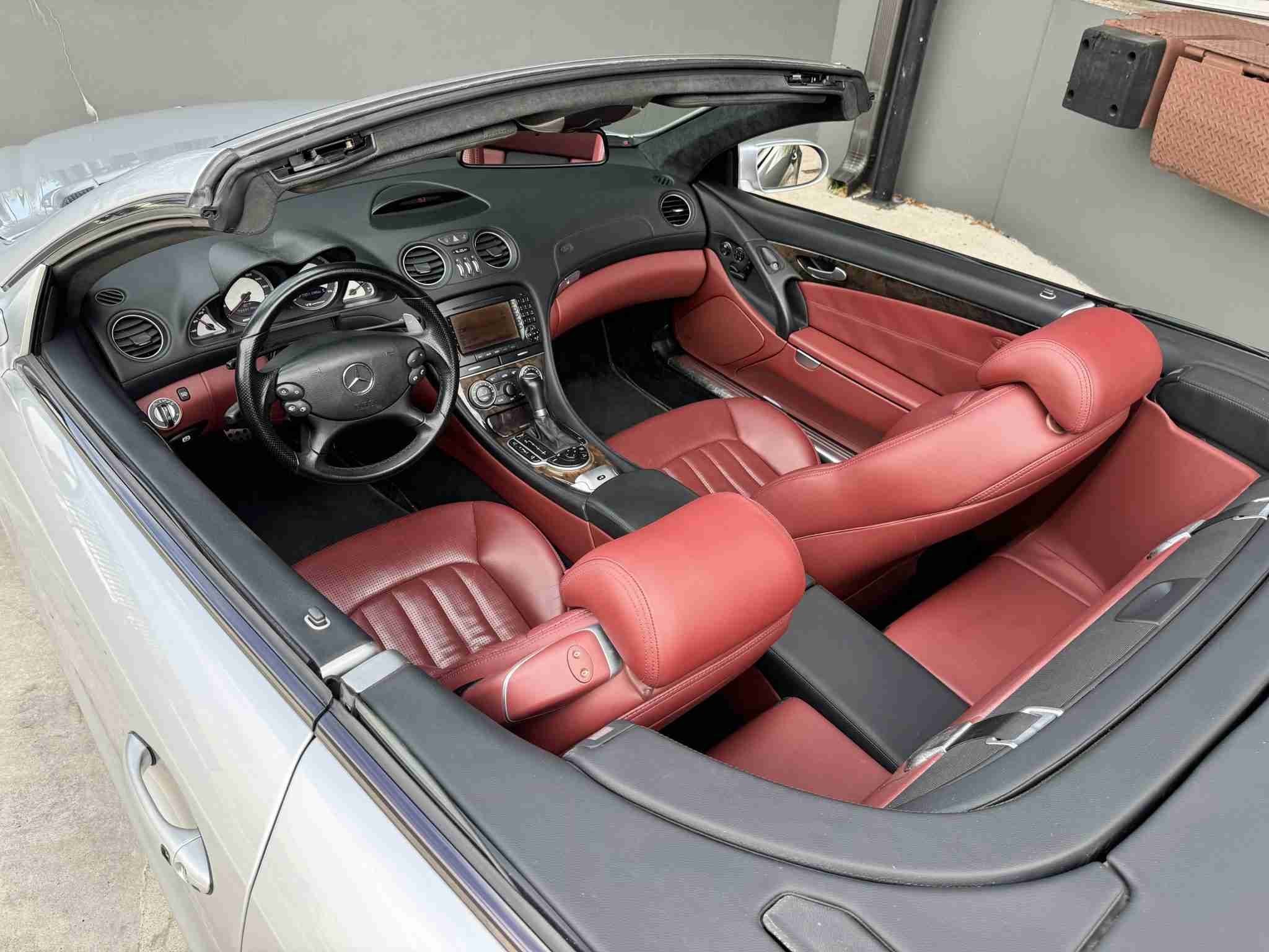 2008 Mercedes-Benz SL 55 AMG HARDTOP CONVERTIBLE Rare Spec – Silver/Red With PANORAMIC Hardtop – ALL Original Car – Well Serviced full