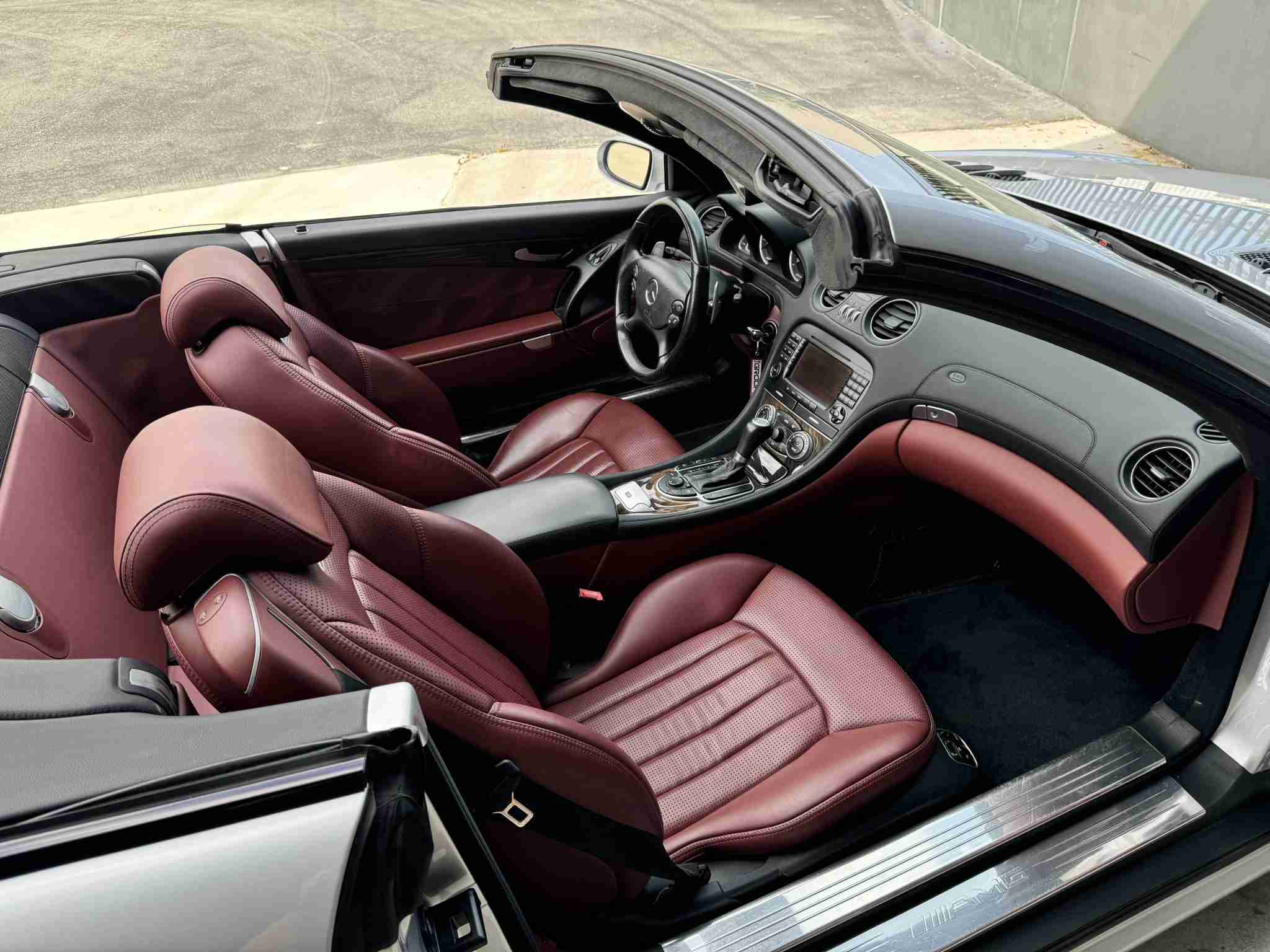 2008 Mercedes-Benz SL 55 AMG HARDTOP CONVERTIBLE Rare Spec – Silver/Red With PANORAMIC Hardtop – ALL Original Car – Well Serviced full