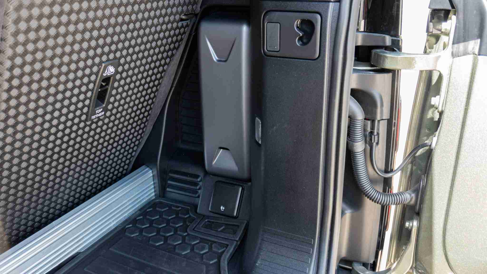 2021 Range Rover Defender 90 X-Dynamic – 14k Miles – Full body PPF full