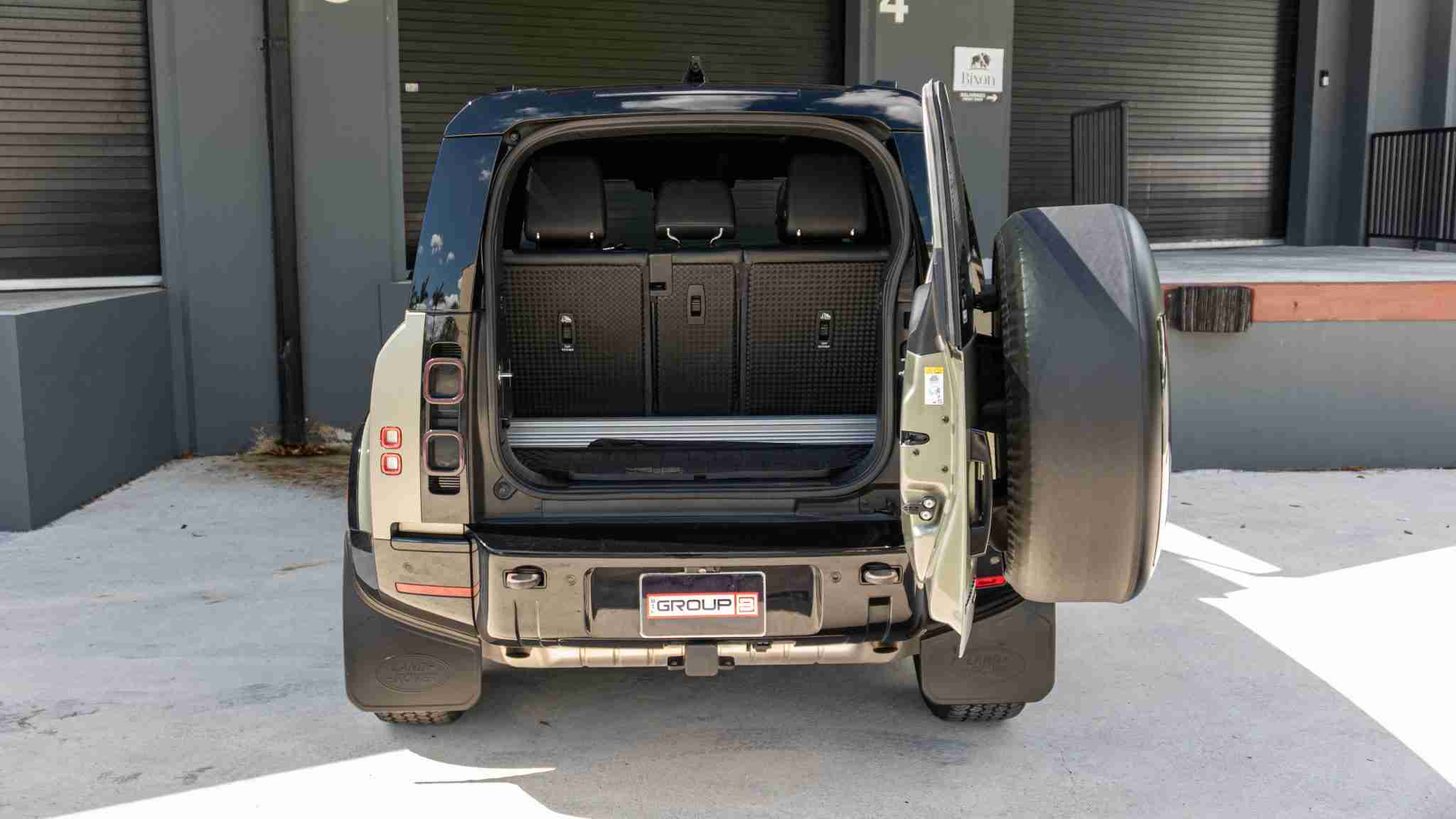 2021 Range Rover Defender 90 X-Dynamic – 14k Miles – Full body PPF full