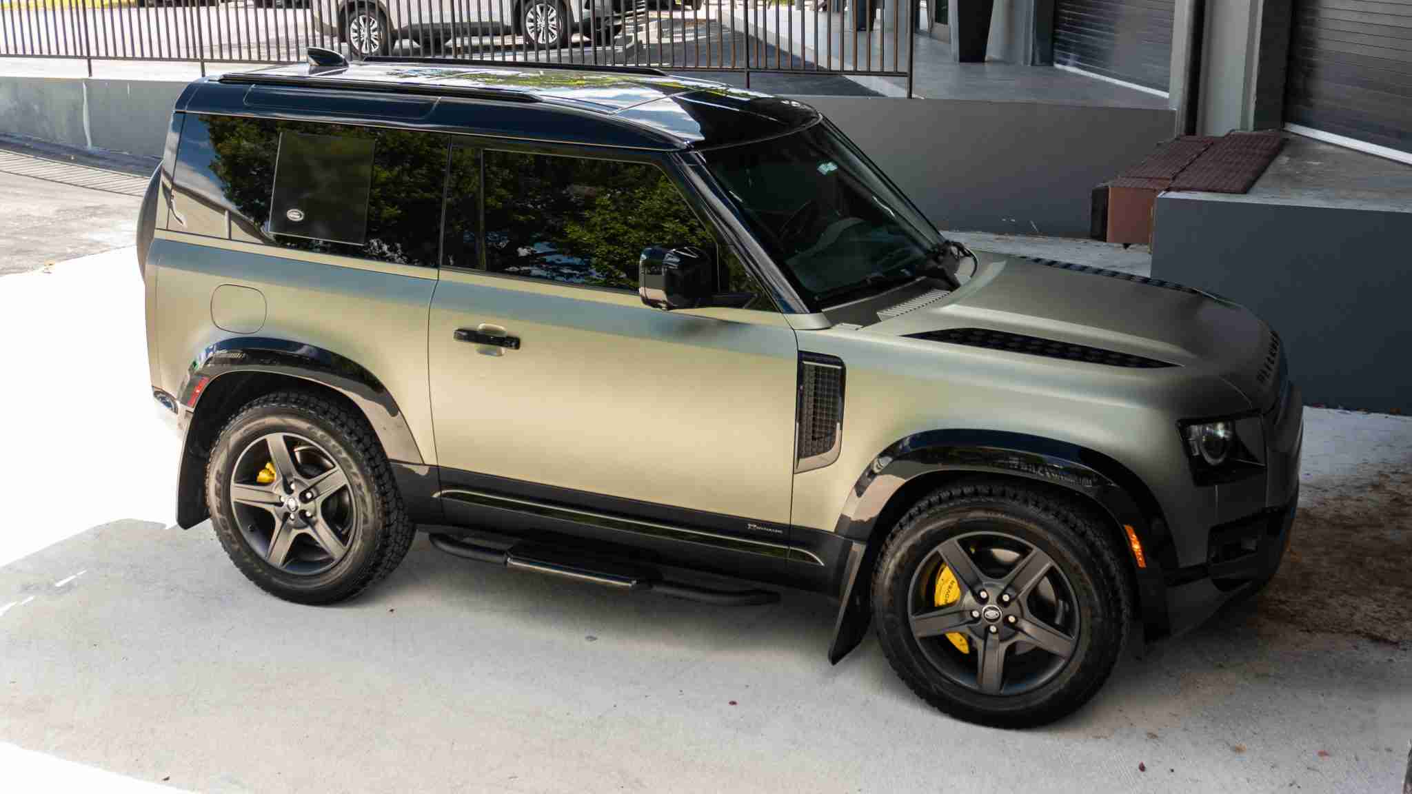 2021 Range Rover Defender 90 X-Dynamic – 14k Miles – Full body PPF full