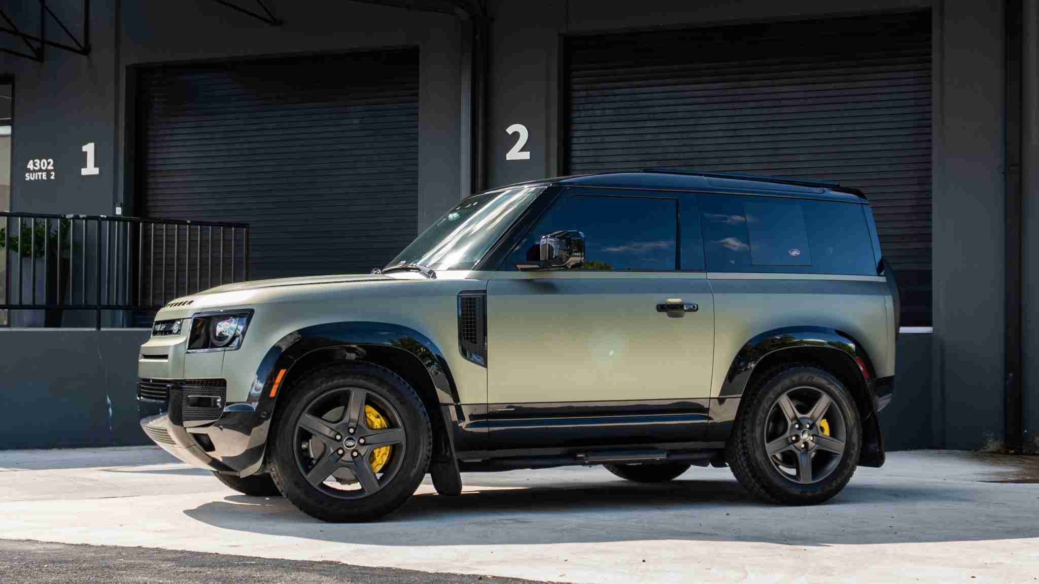 2021 Range Rover Defender 90 X-Dynamic – 14k Miles – Full body PPF full