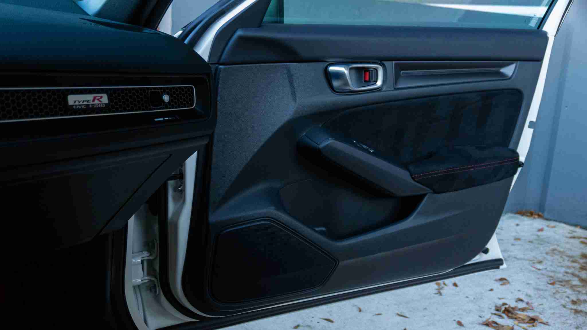 2024 Honda Civic TYPE-R 1 Owner -5k Miles – Championship white – Volk TE37 – Fortune auto HSLV -PPF full
