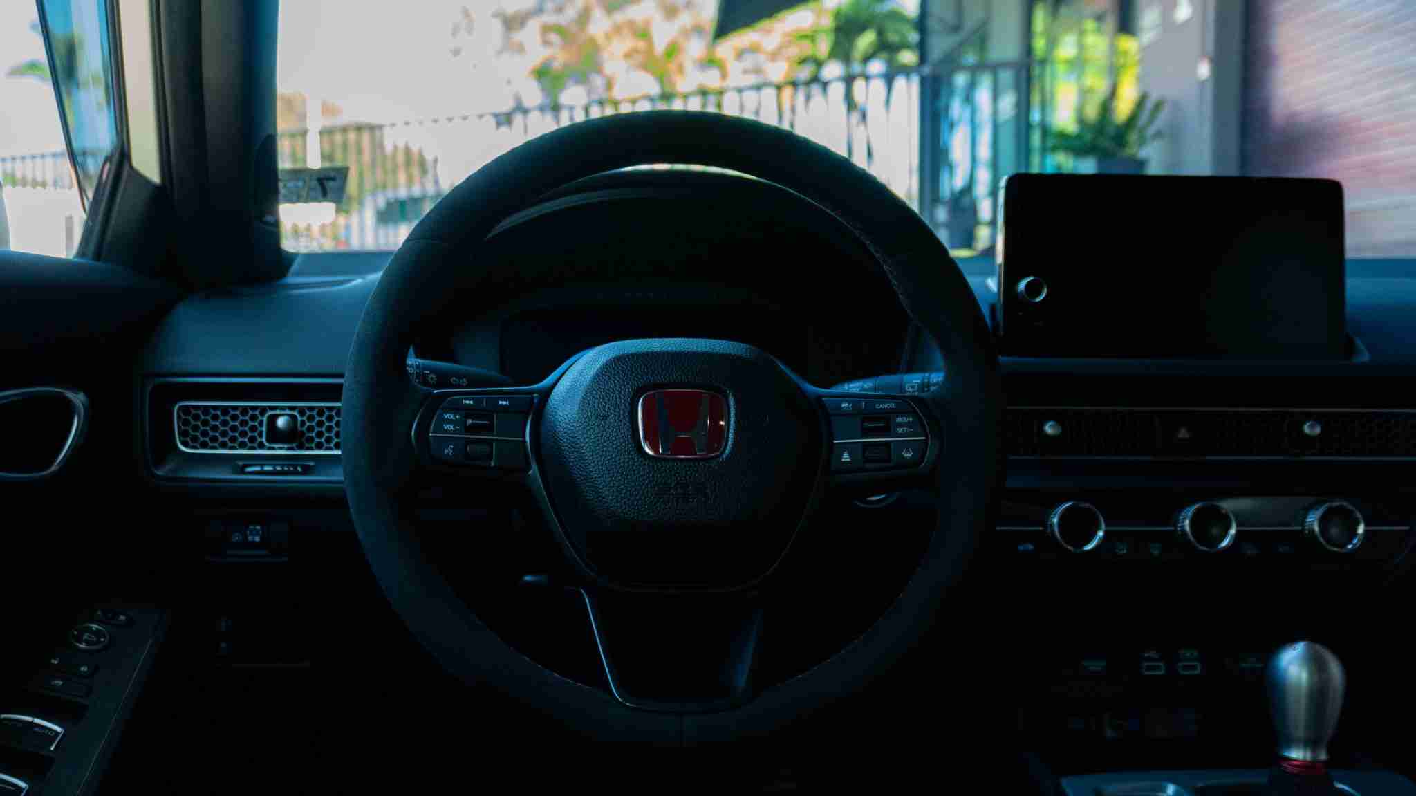 2024 Honda Civic TYPE-R 1 Owner -5k Miles – Championship white – Volk TE37 – Fortune auto HSLV -PPF full