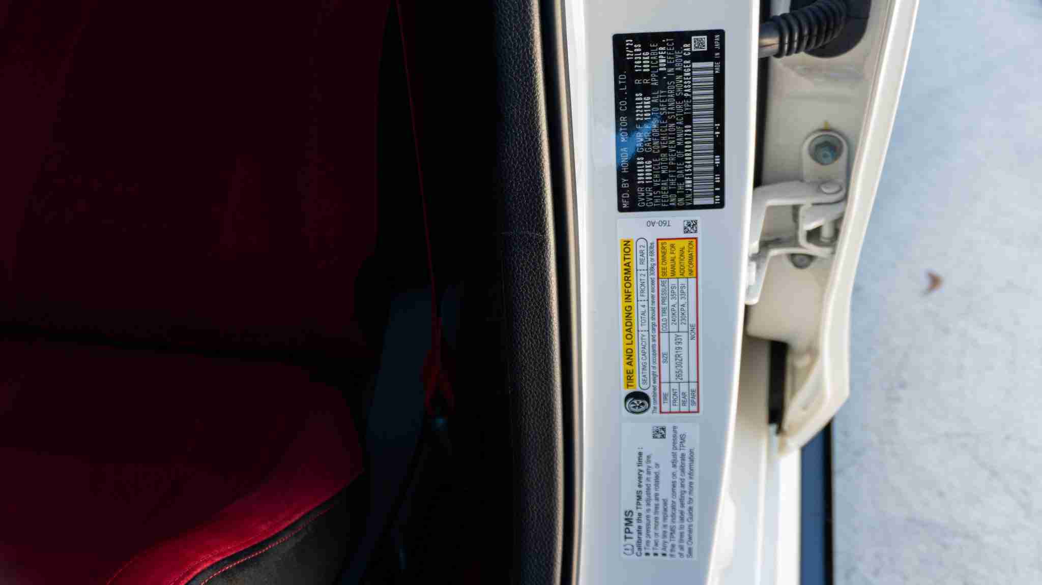 2024 Honda Civic TYPE-R 1 Owner -5k Miles – Championship white – Volk TE37 – Fortune auto HSLV -PPF full