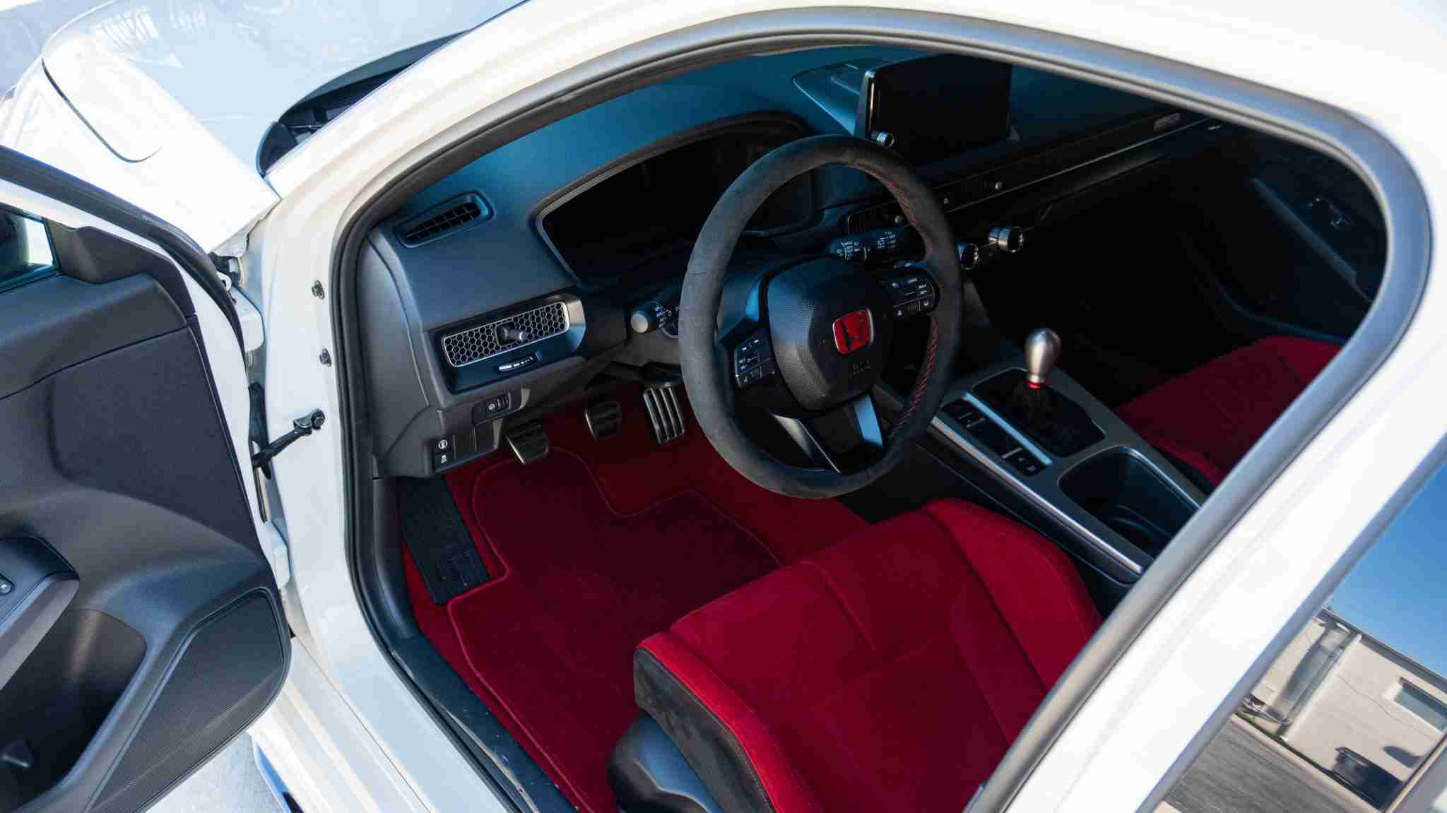2024 Honda Civic TYPE-R 1 Owner -5k Miles – Championship white – Volk TE37 – Fortune auto HSLV -PPF full