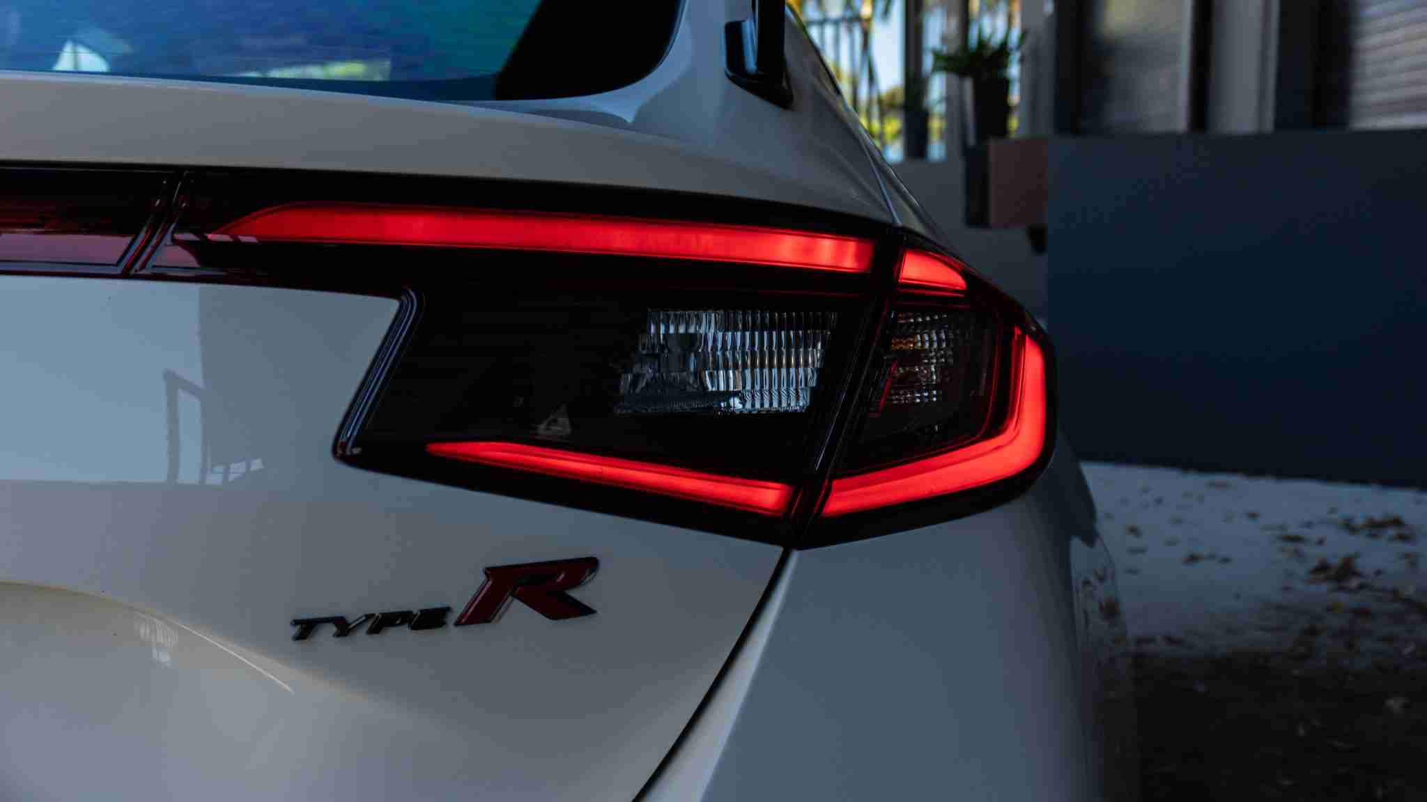 2024 Honda Civic TYPE-R 1 Owner -5k Miles – Championship white – Volk TE37 – Fortune auto HSLV -PPF full