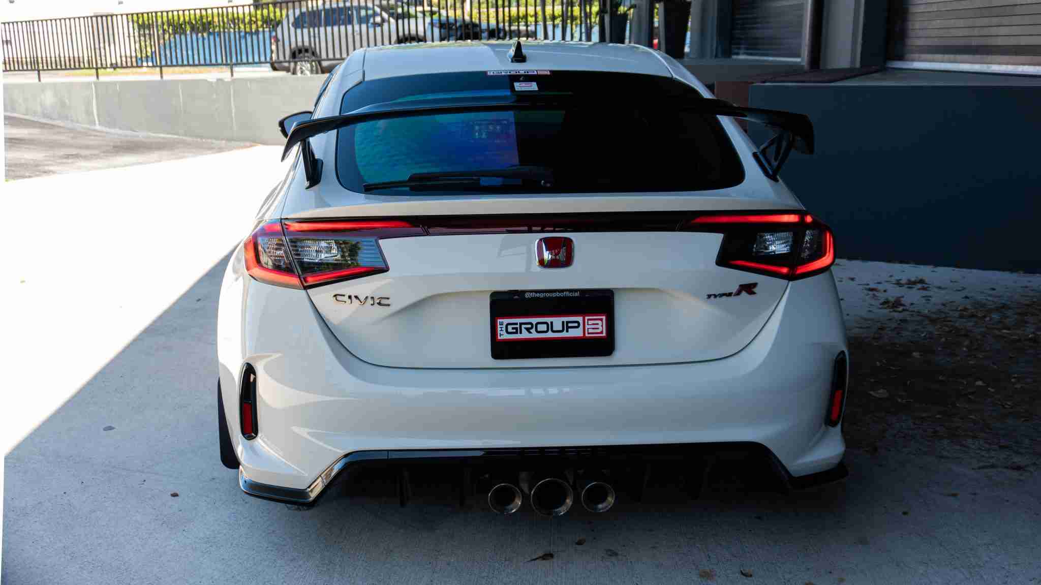 2024 Honda Civic TYPE-R 1 Owner -5k Miles – Championship white – Volk TE37 – Fortune auto HSLV -PPF full