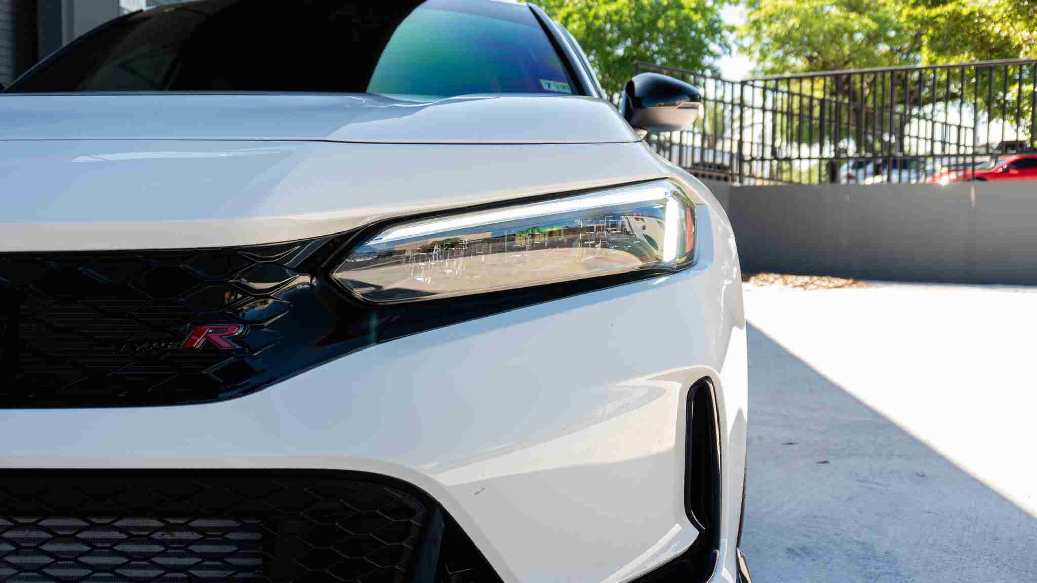 2024 Honda Civic TYPE-R 1 Owner -5k Miles – Championship white – Volk TE37 – Fortune auto HSLV -PPF full