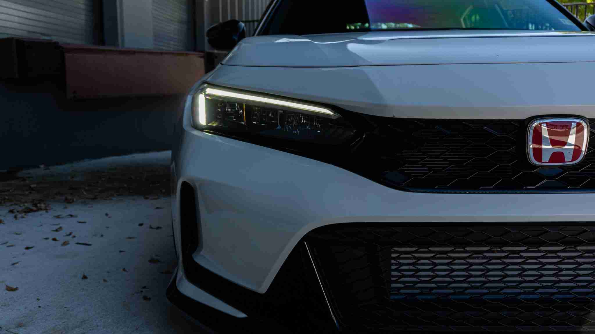 2024 Honda Civic TYPE-R 1 Owner -5k Miles – Championship white – Volk TE37 – Fortune auto HSLV -PPF full