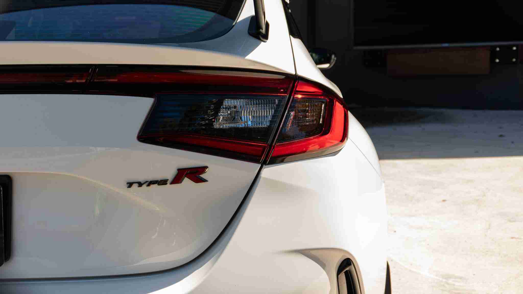2024 Honda Civic TYPE-R 1 Owner -5k Miles – Championship white – Volk TE37 – Fortune auto HSLV -PPF full