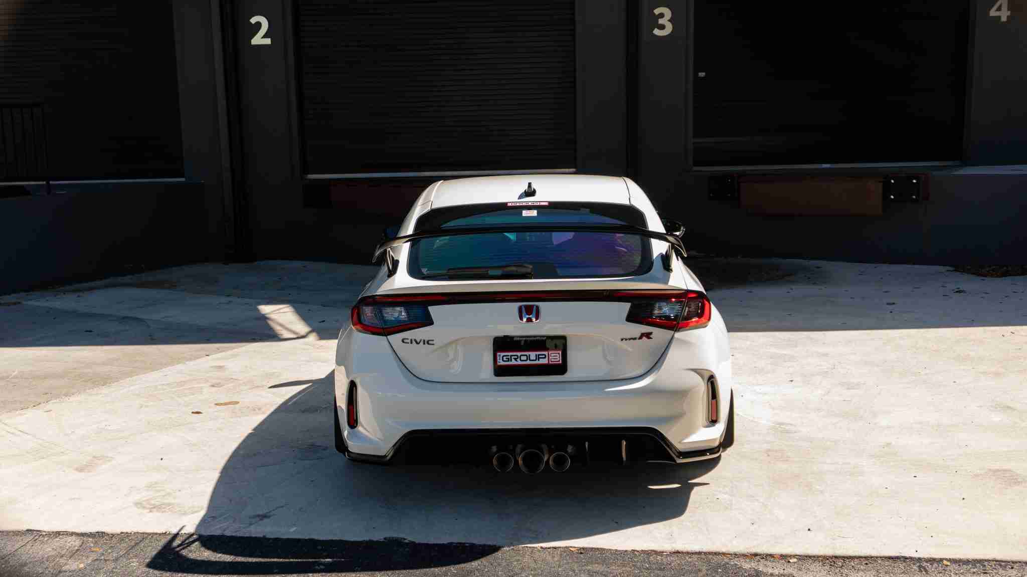 2024 Honda Civic TYPE-R 1 Owner -5k Miles – Championship white – Volk TE37 – Fortune auto HSLV -PPF full