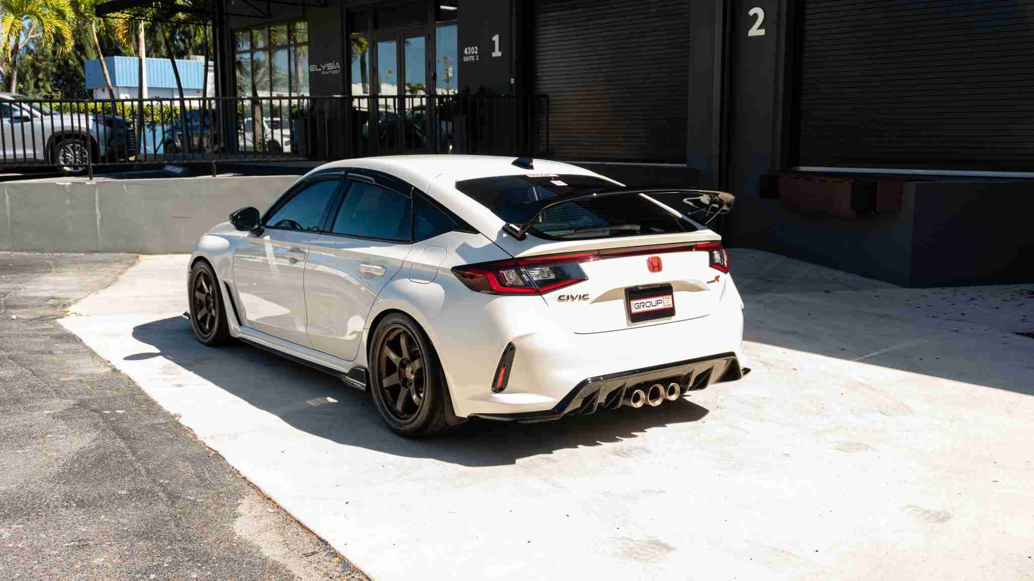 2024 Honda Civic TYPE-R 1 Owner -5k Miles – Championship white – Volk TE37 – Fortune auto HSLV -PPF full