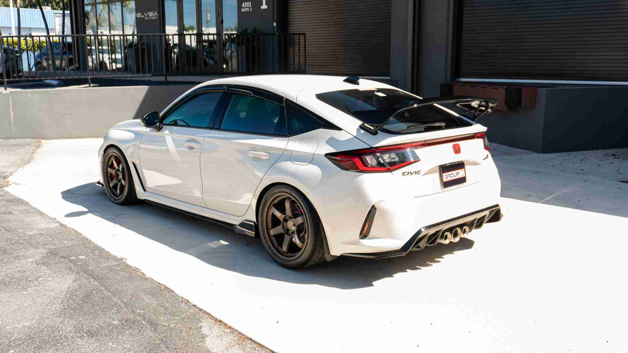 2024 Honda Civic TYPE-R 1 Owner -5k Miles – Championship white – Volk TE37 – Fortune auto HSLV -PPF full