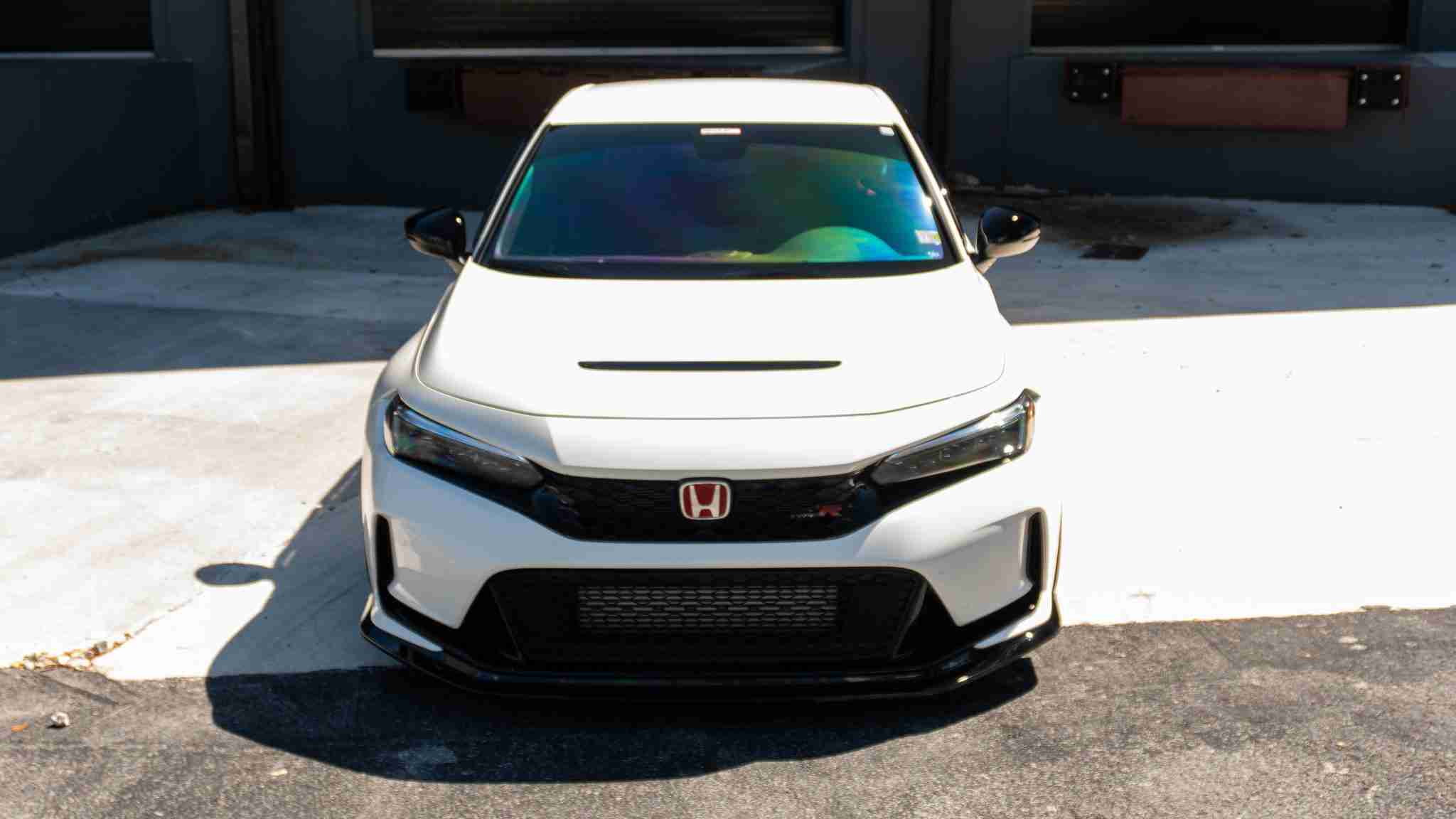 2024 Honda Civic TYPE-R 1 Owner -5k Miles – Championship white – Volk TE37 – Fortune auto HSLV -PPF full
